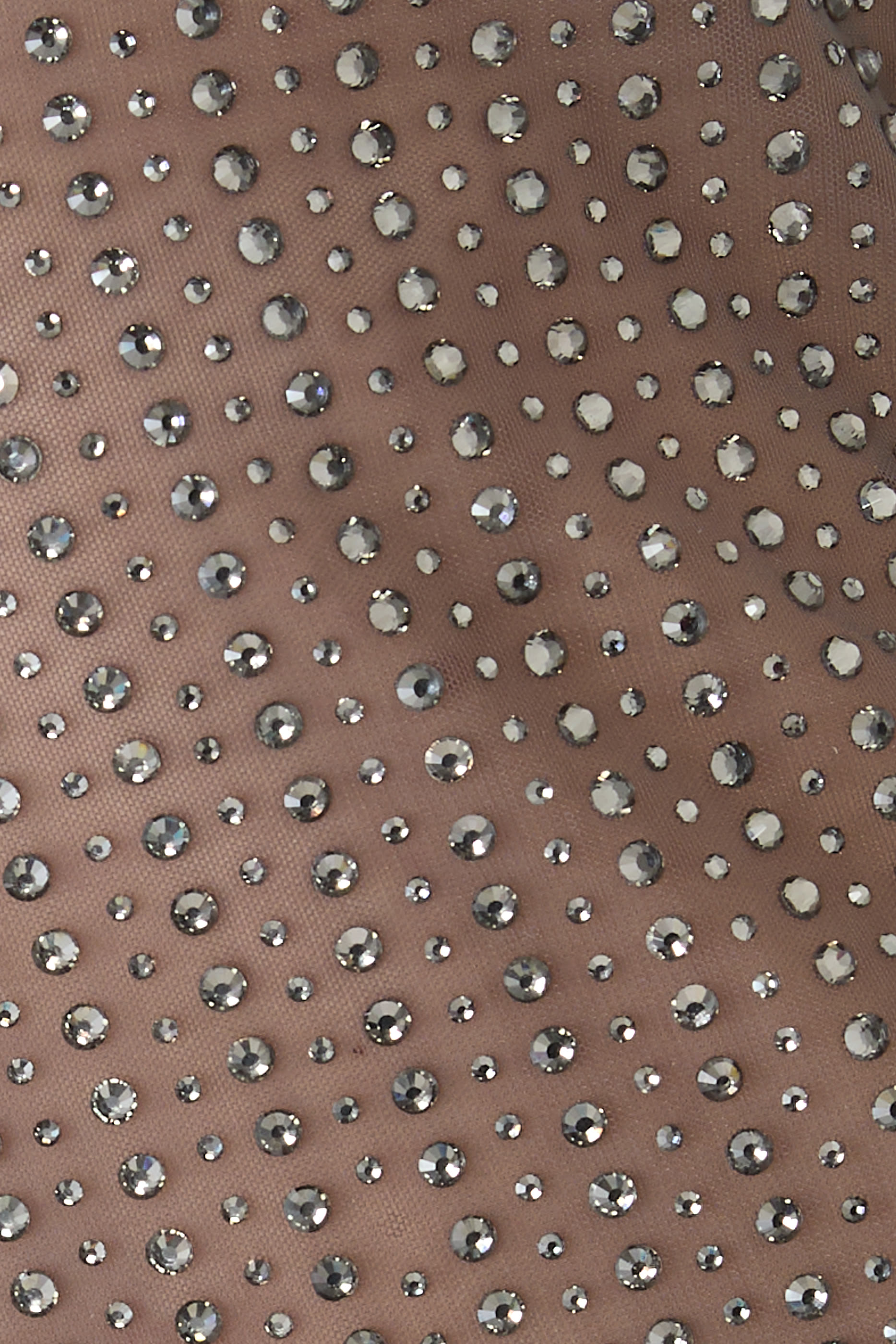 فستان قصير مرصع بالكريستال بالكامل