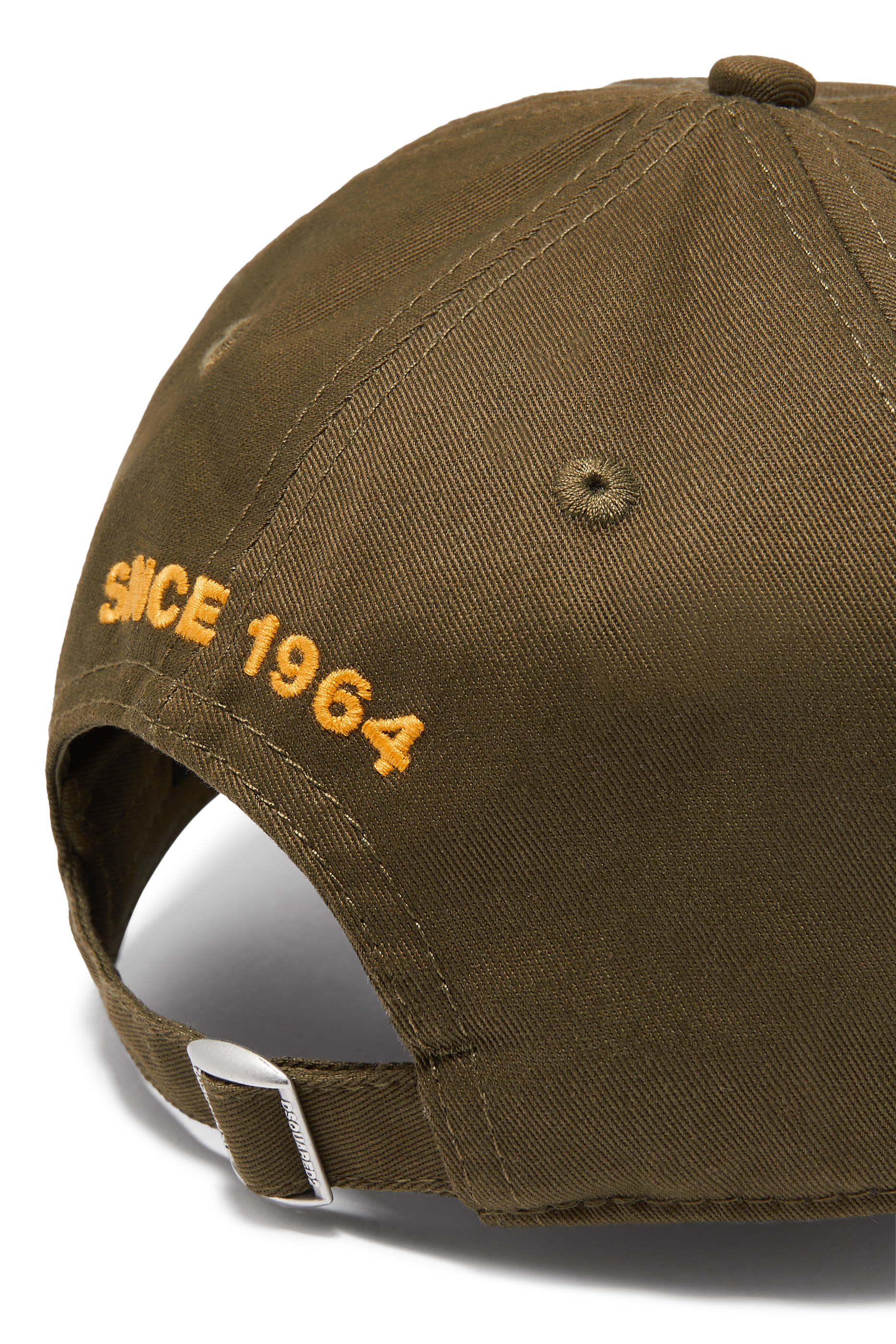 كاب بايسبول بطبعة شعار الماركة