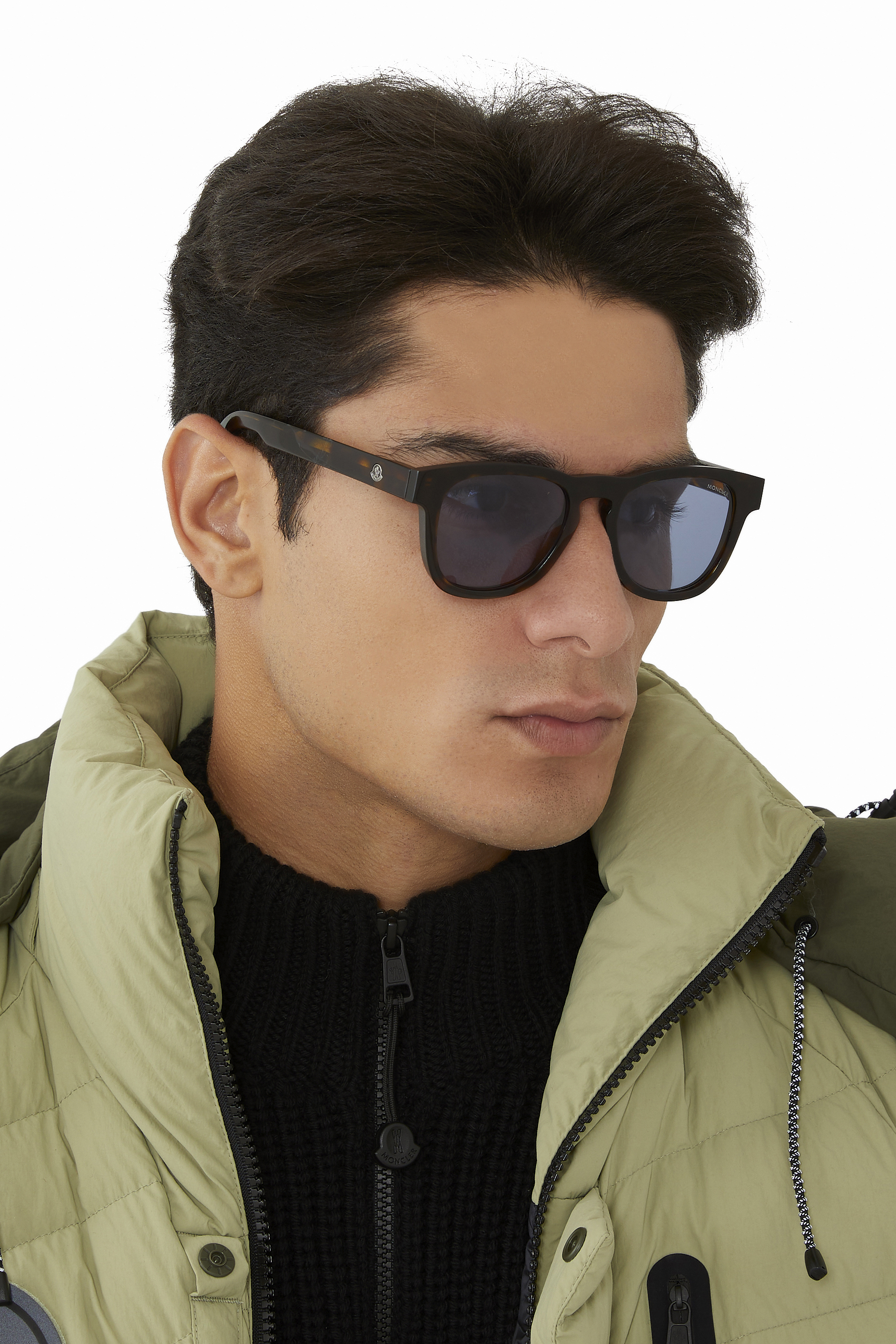 نظارة شمسية بإطار مربع