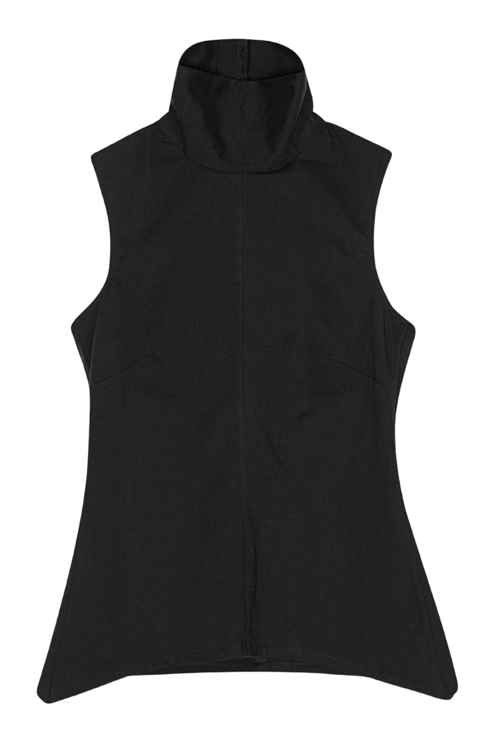 بلوزة بلا أكمام