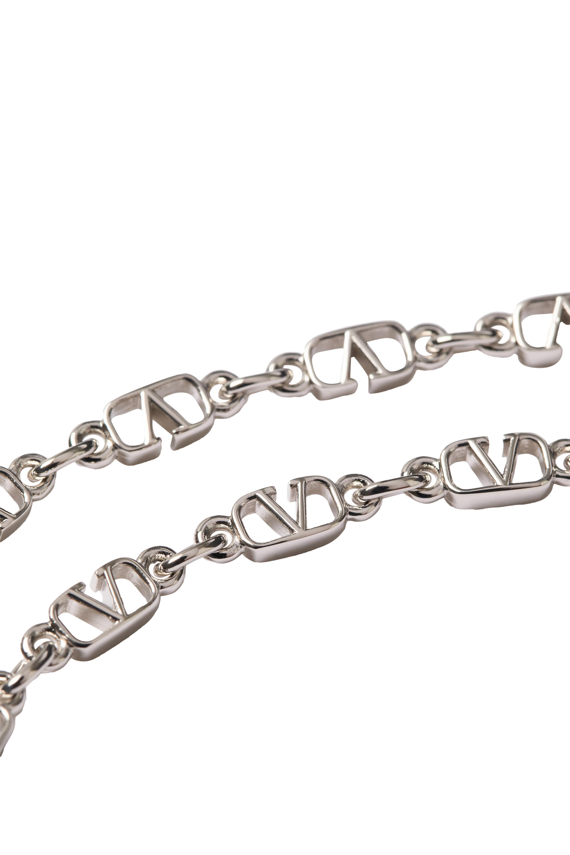 قلادة فالنتينو غارافاني بشعار الماكة، معدن