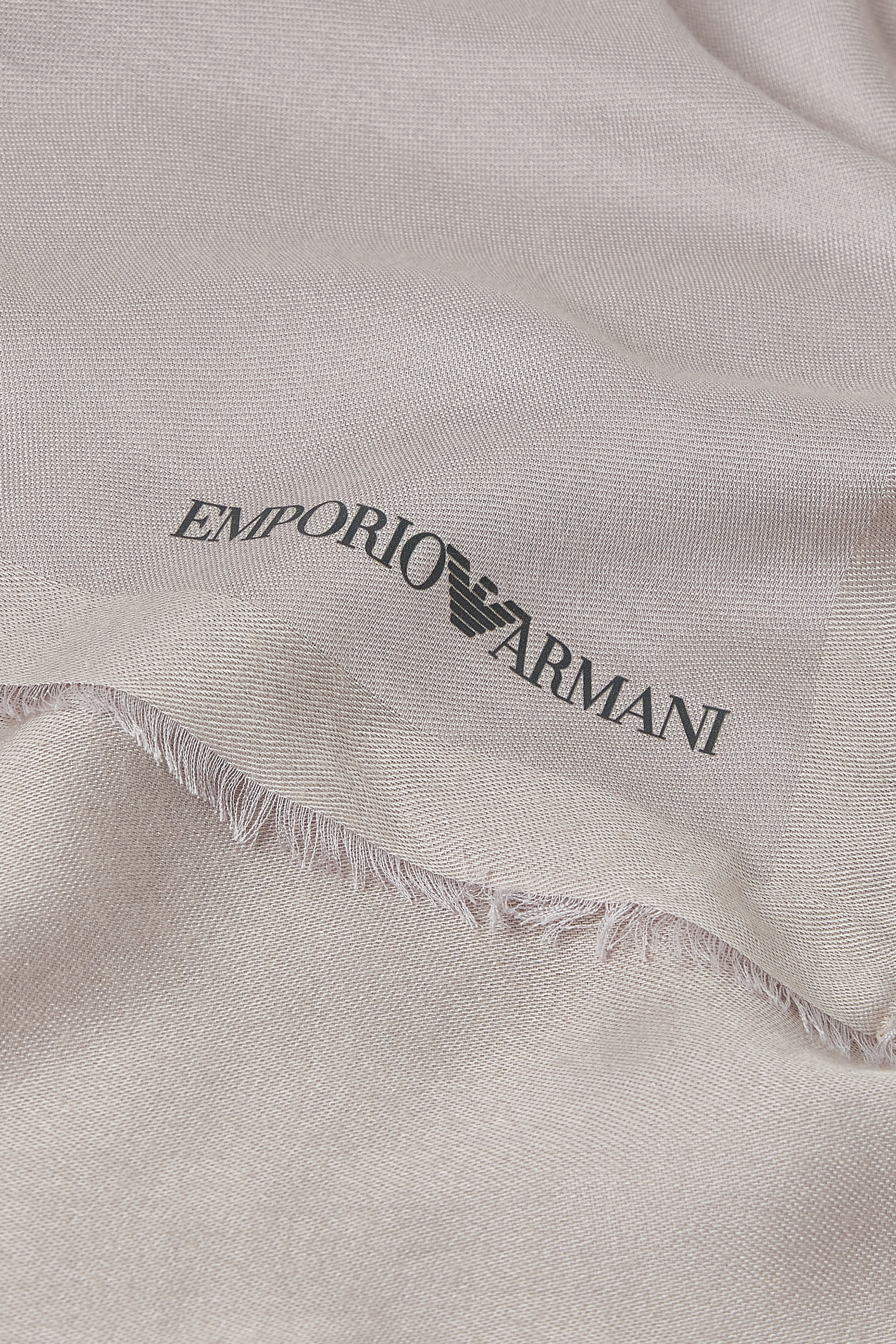 وشاح بنقشة شعار الماركة