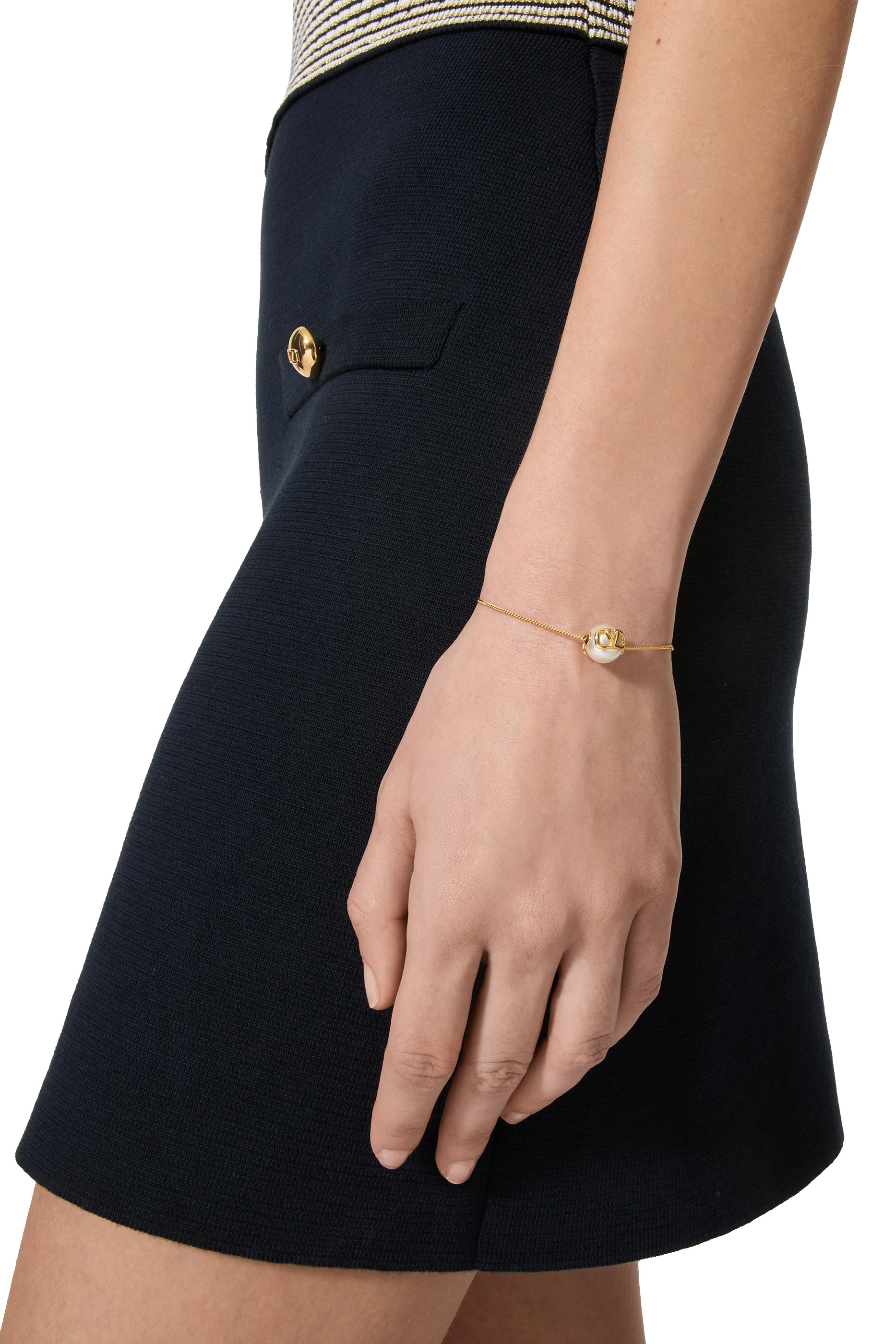 سوار فالنتينو غارافاني مرصع بلؤلؤ راتنج، نحاس