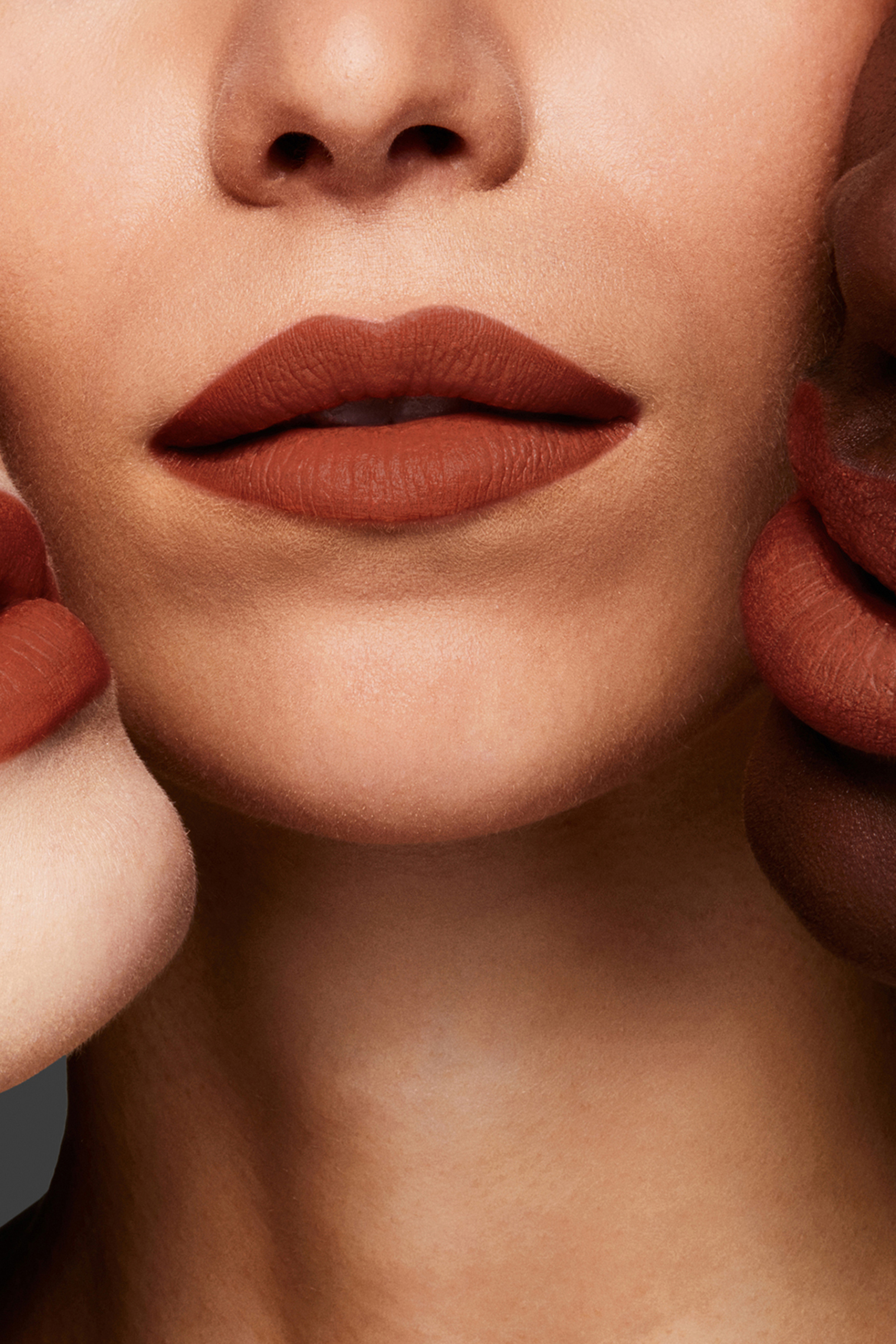 أحمر شفاه لوكس سائل مخملي