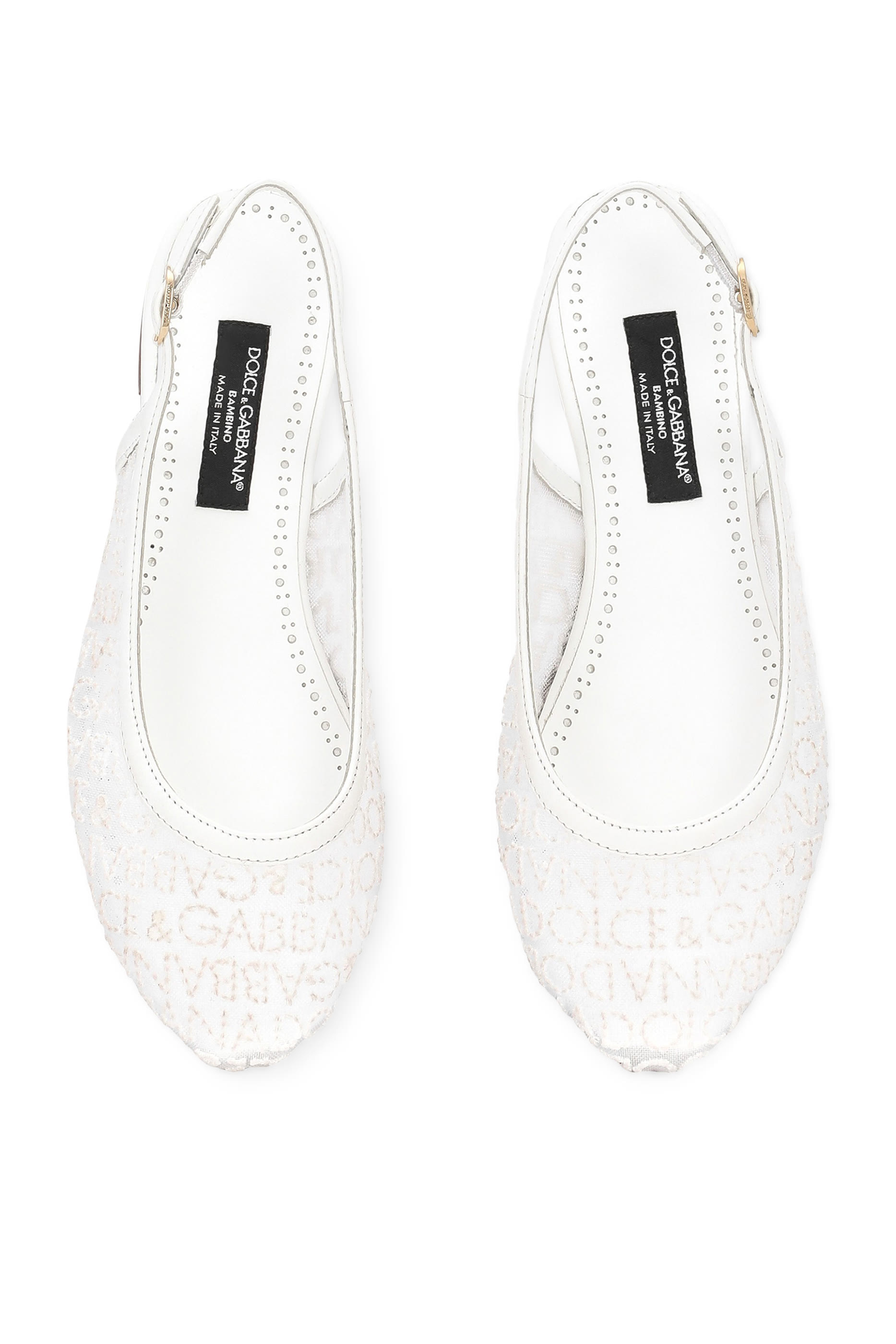 صندل بسير خلفي قماش شبكي مطرز بشعار الماركة للأطفال