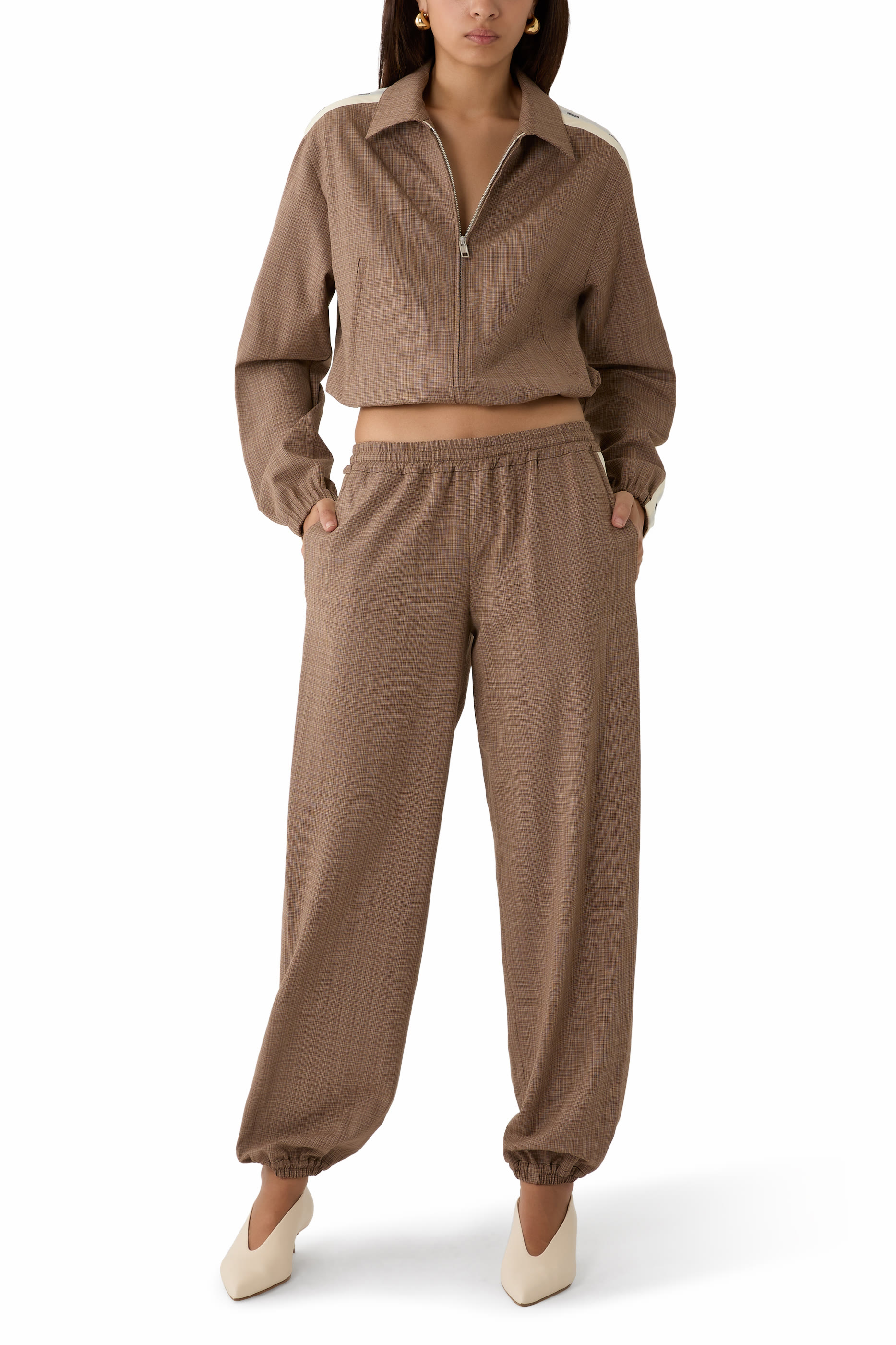 جاكيت بنقشة مربعات وشريط شعار الماركة