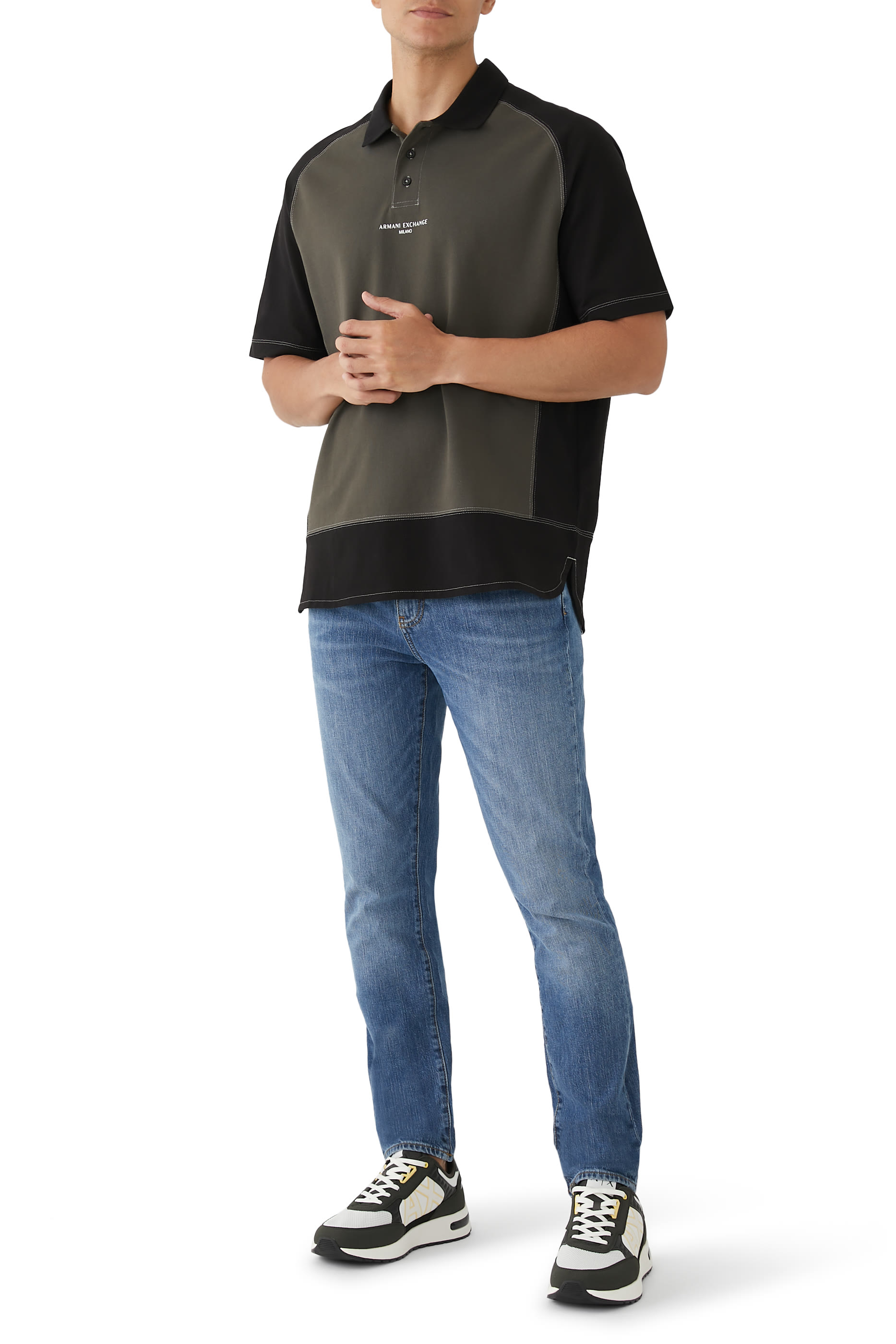 سنيكرز بأربطة وشعار الماركة بملمس بارز