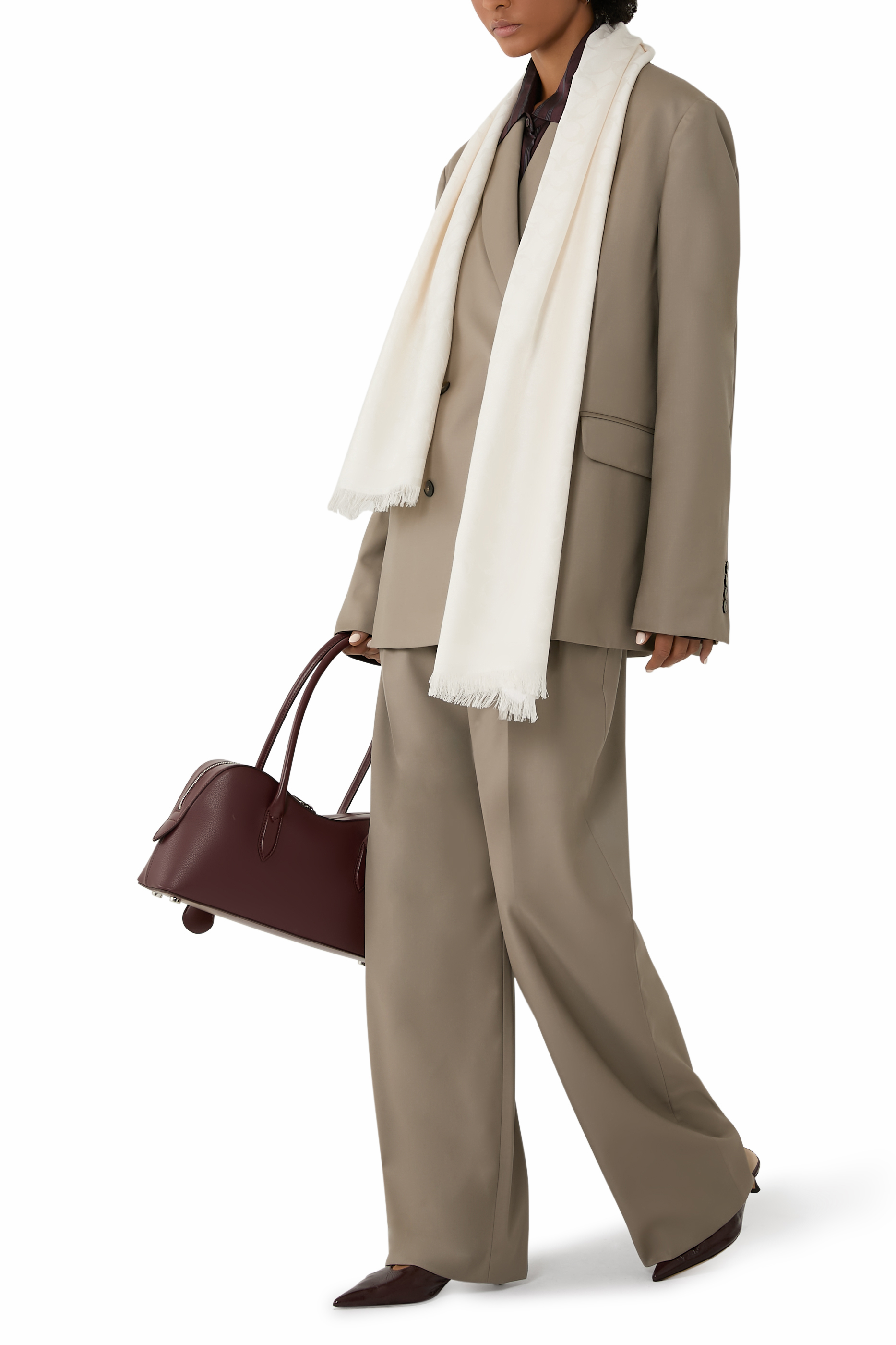 وشاح بشعار الماركة