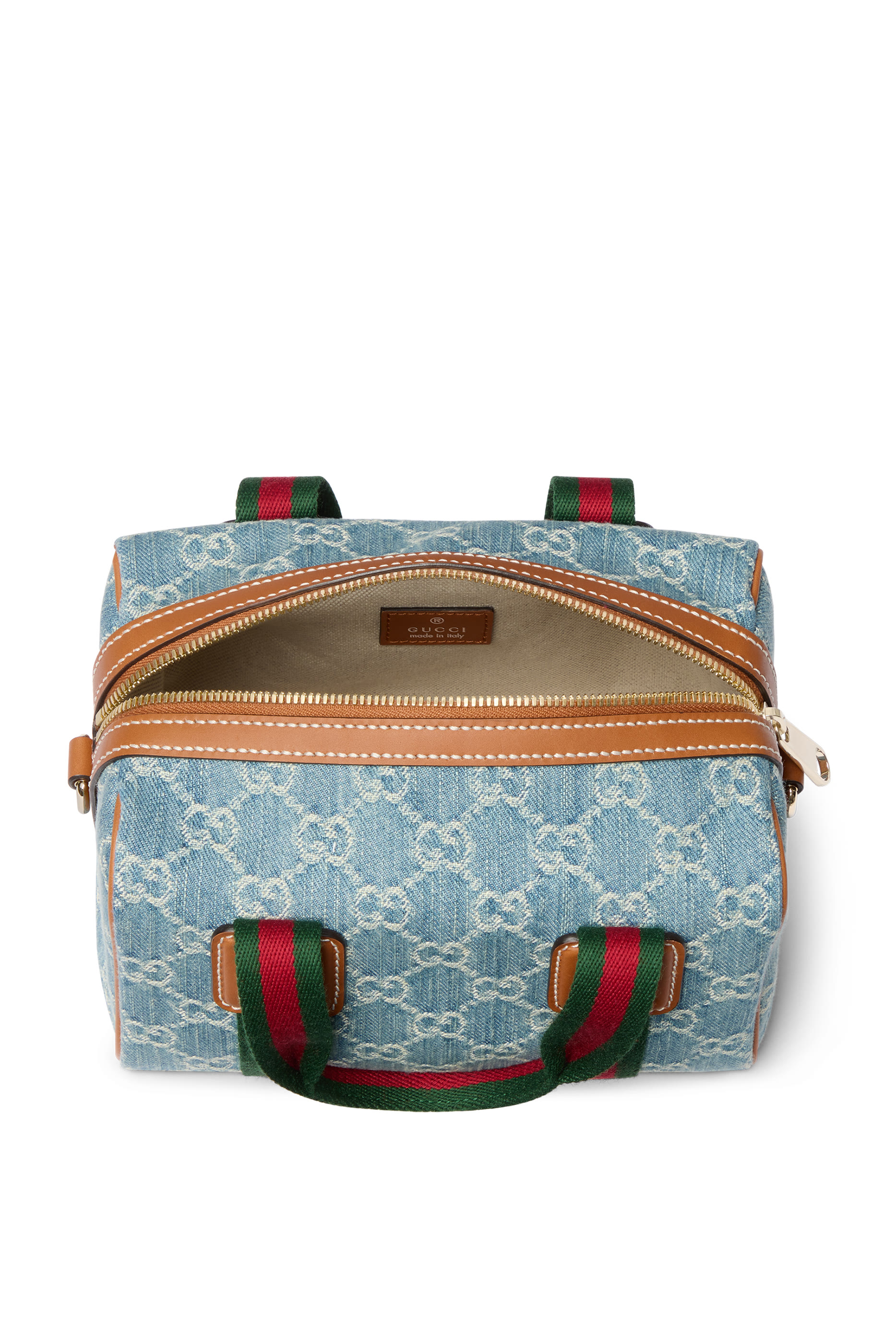 حقيبة يد صغيرة مزينة بشعار الماركة