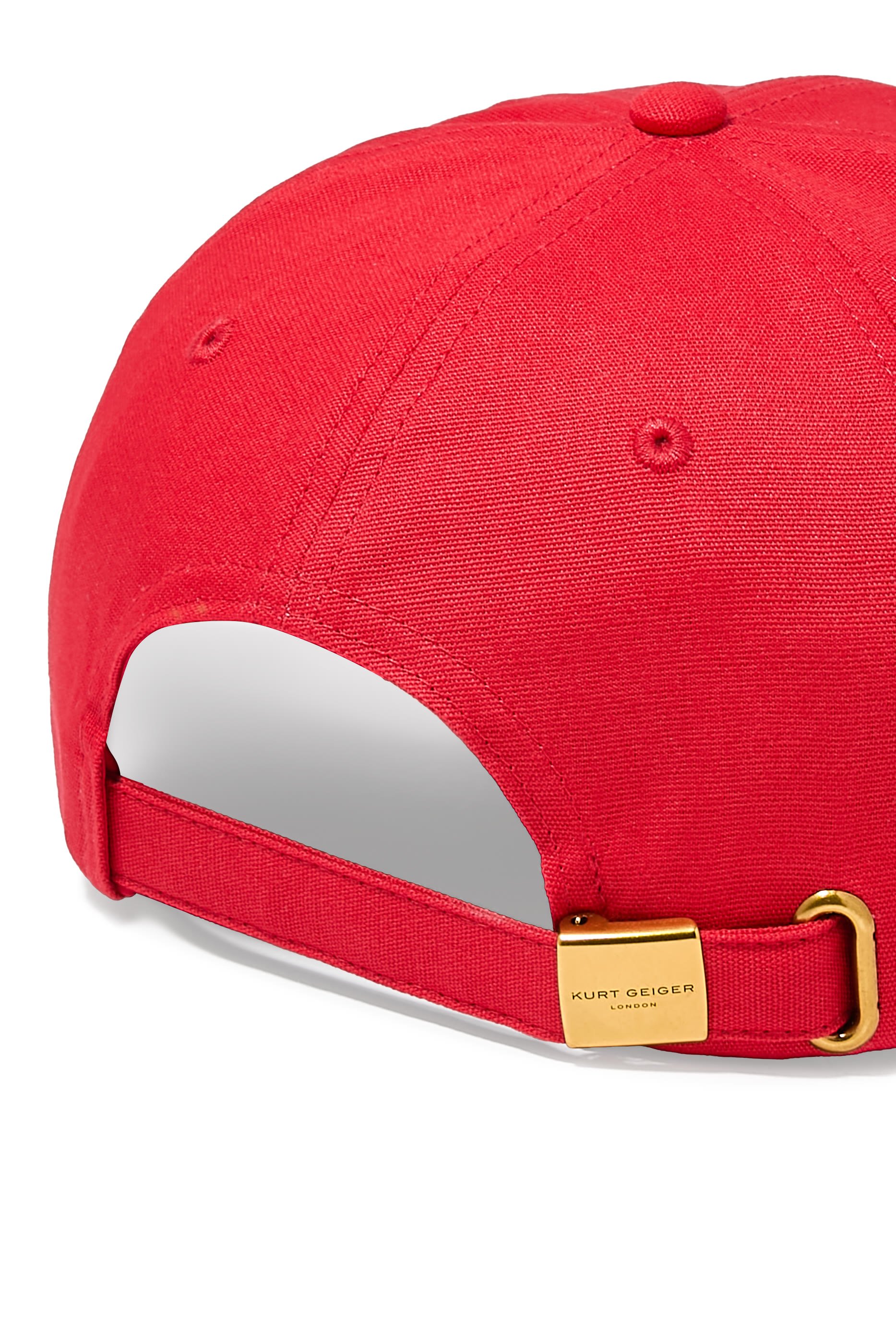 كاب بتطريز كيرت