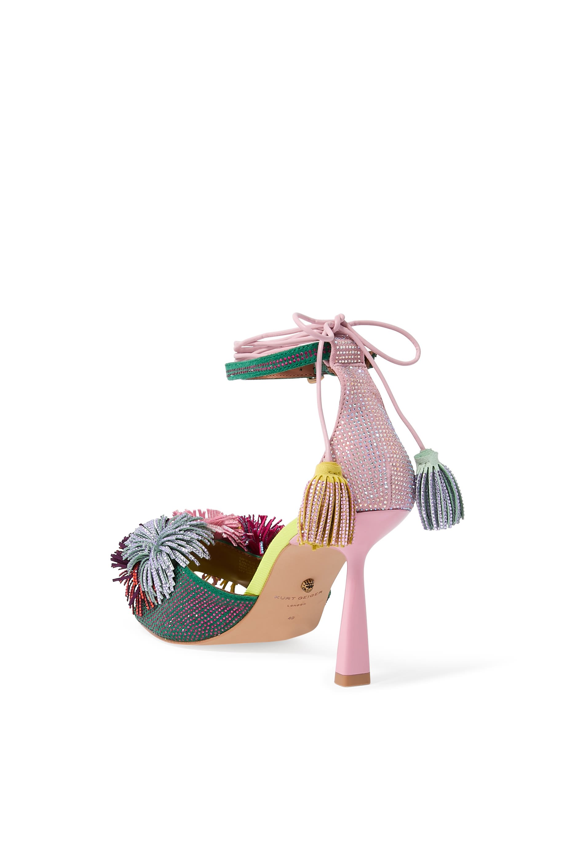 صندل بأربطة حول الكاحل 70 بزخارف بوم بوم