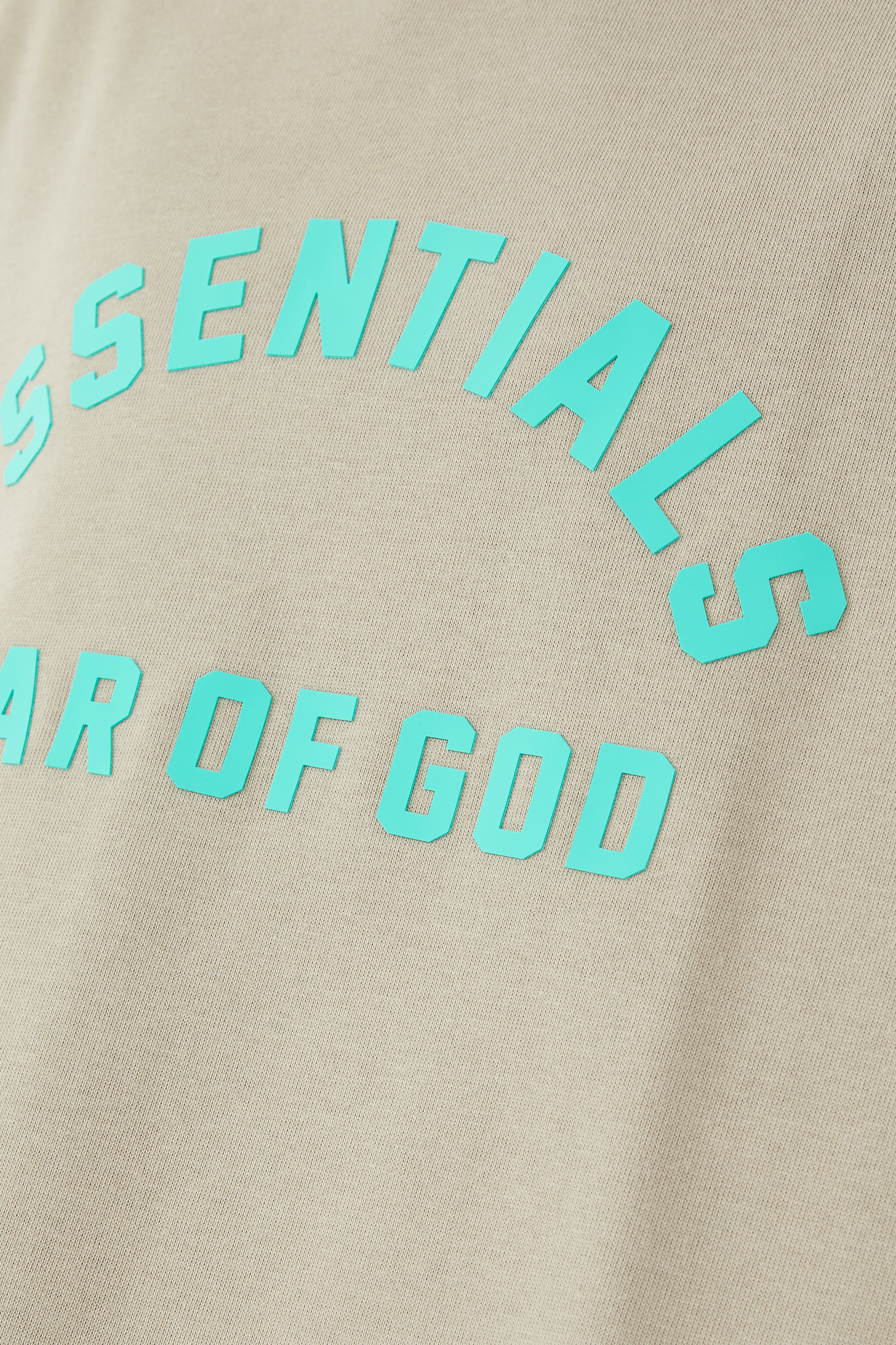 تيشيرت بأكمام طويلة وياقة ضيقة