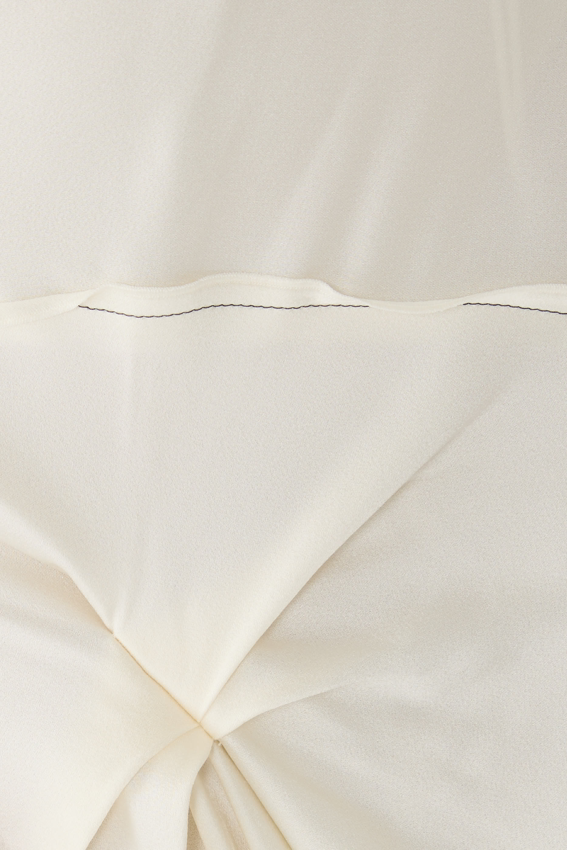 فستان بوسي متوسط الطول