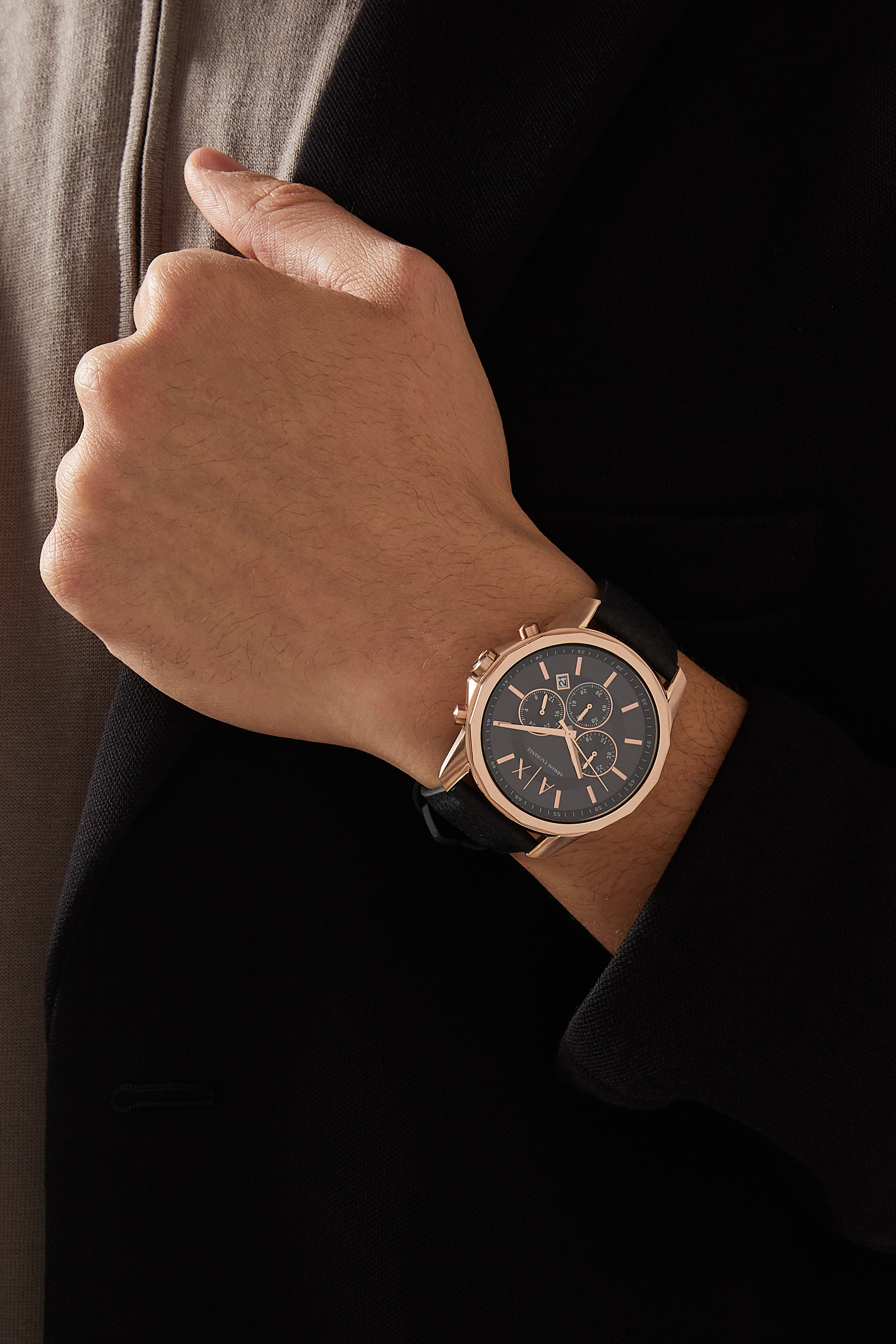 ساعة كرونوغراف بسوار مطاطي