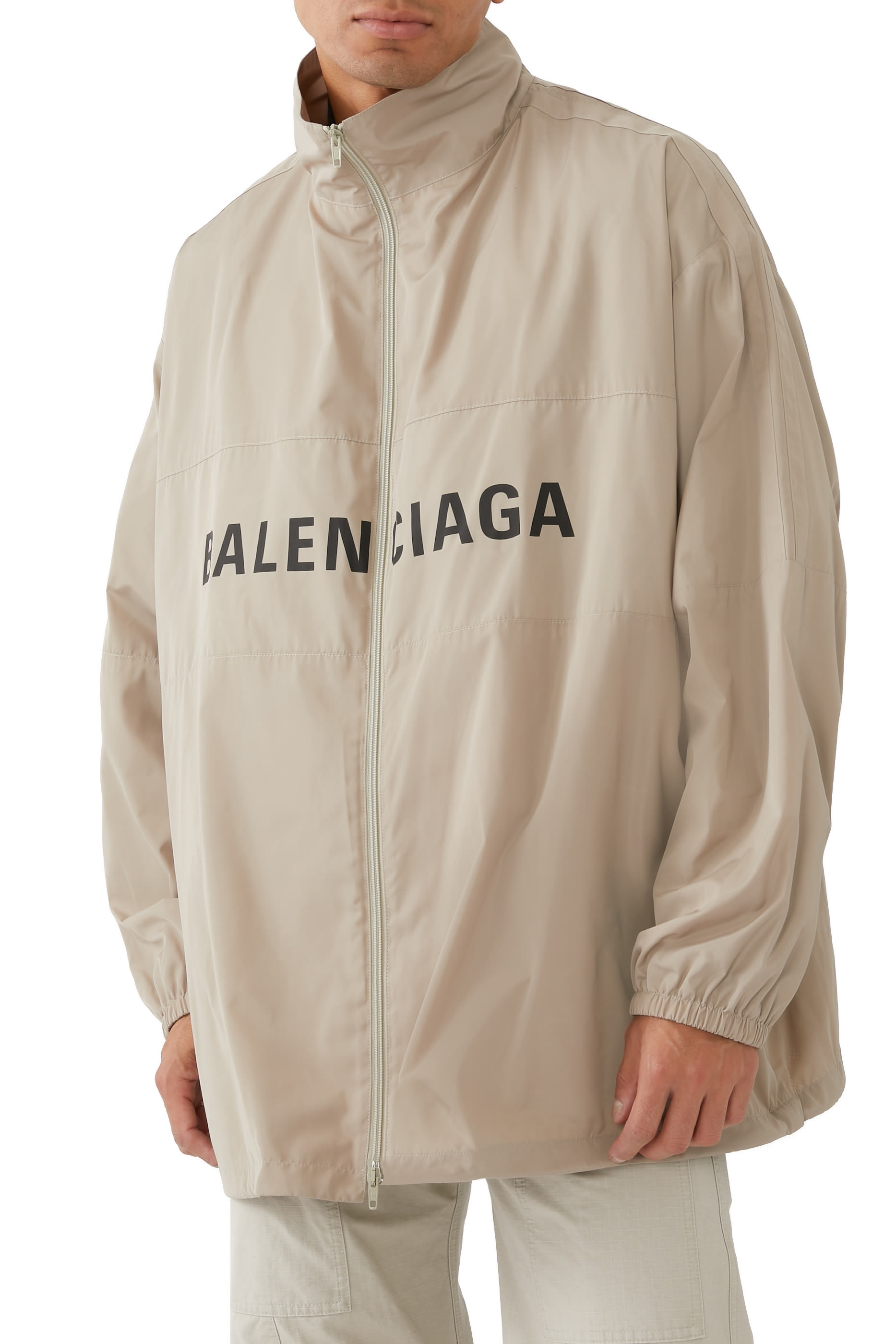 جاكيت بسحاب وطبعة شعار الماركة