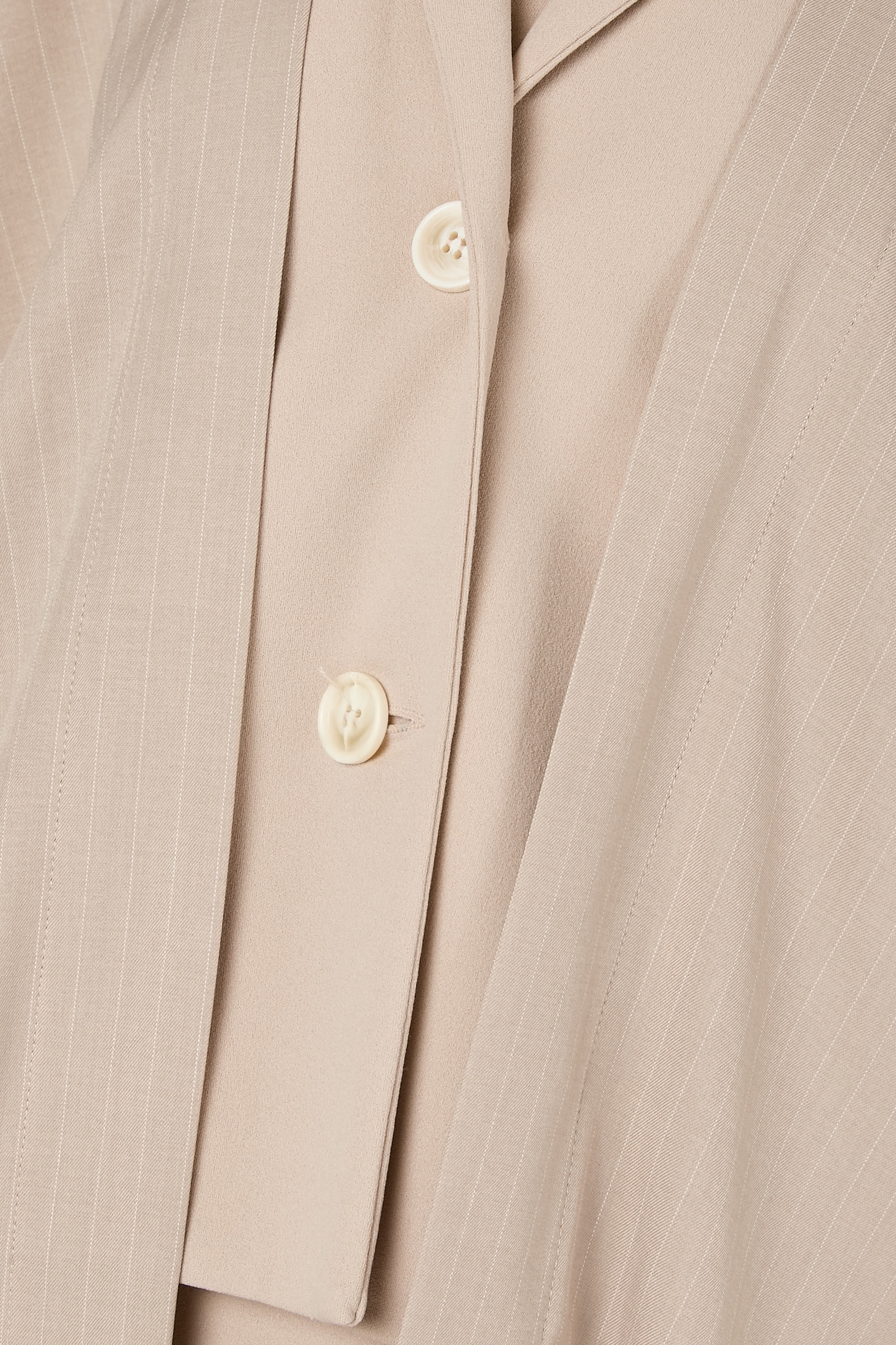 طقم بليزر وفستان