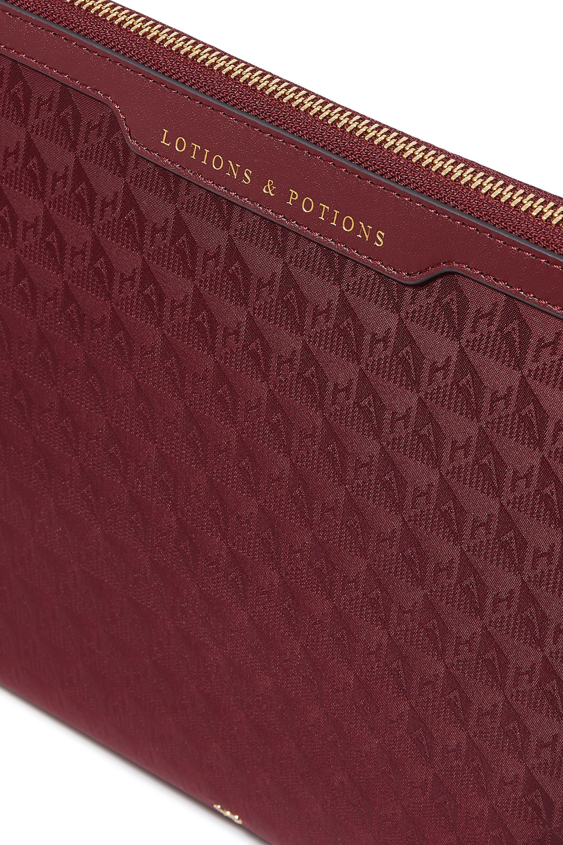 حقيبة صغيرة بشعار لوشنز اند بوشنز