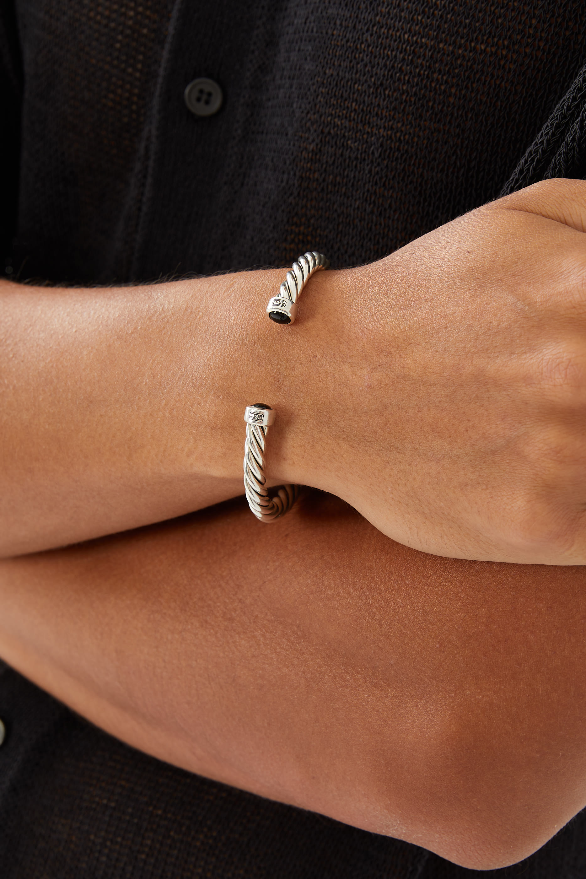 سوار كابل كلاسيك مرصع بعقيق أسود فضة إسترلينية