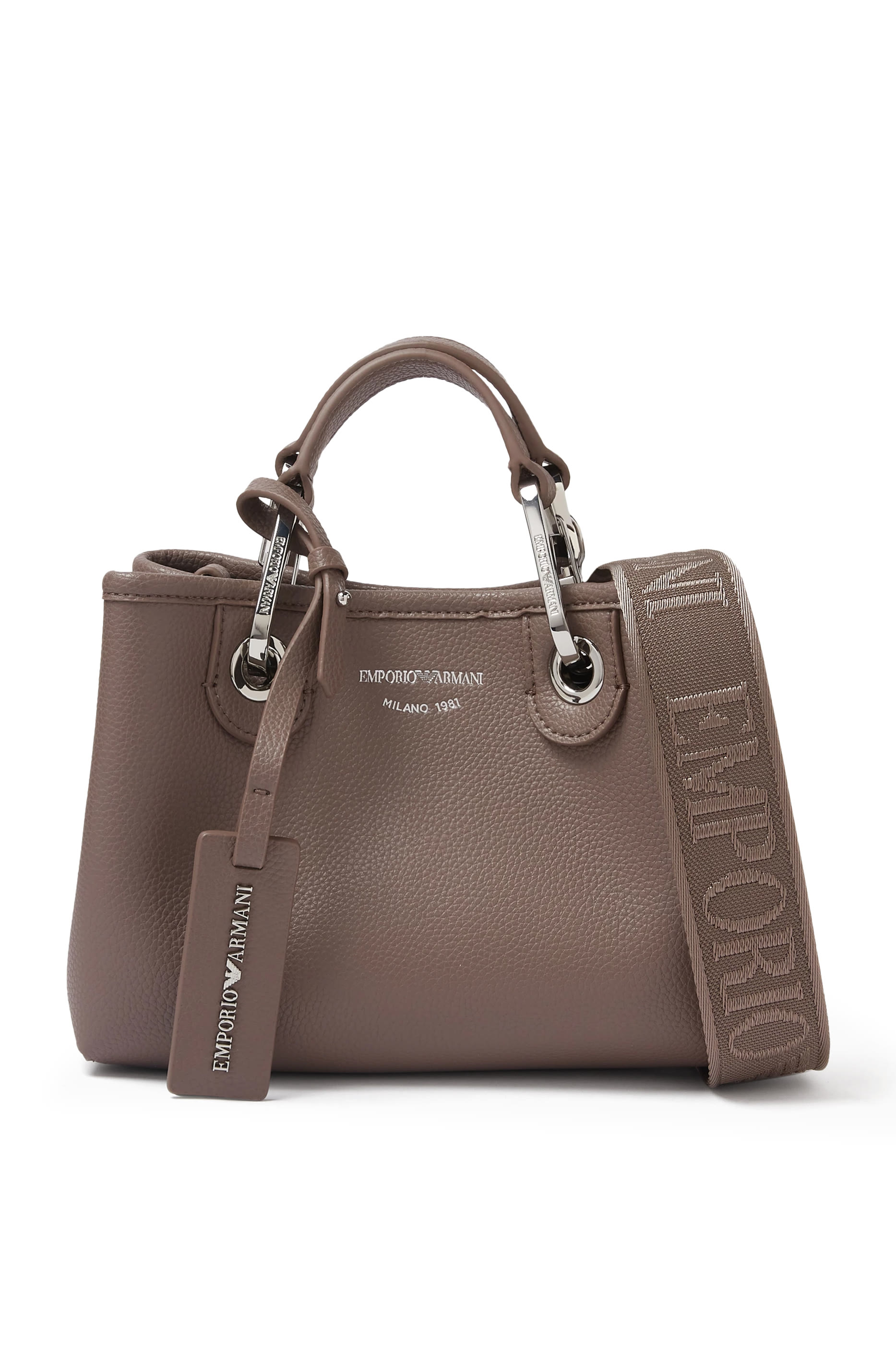 حقيبة يد مزينة بشعار الماركة