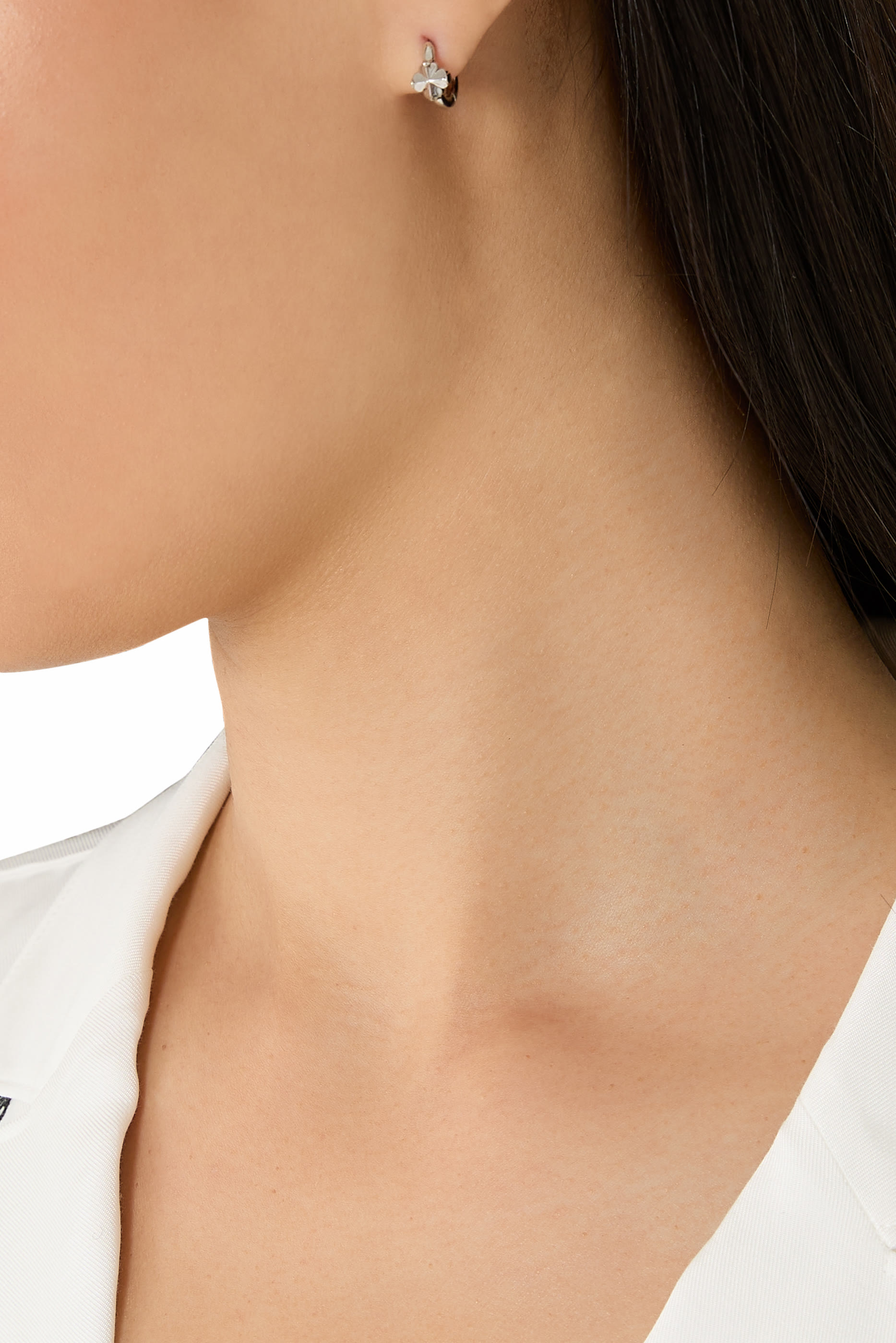 أقراط هاجي بحلي بتصميم زهور بالشكل البستوني