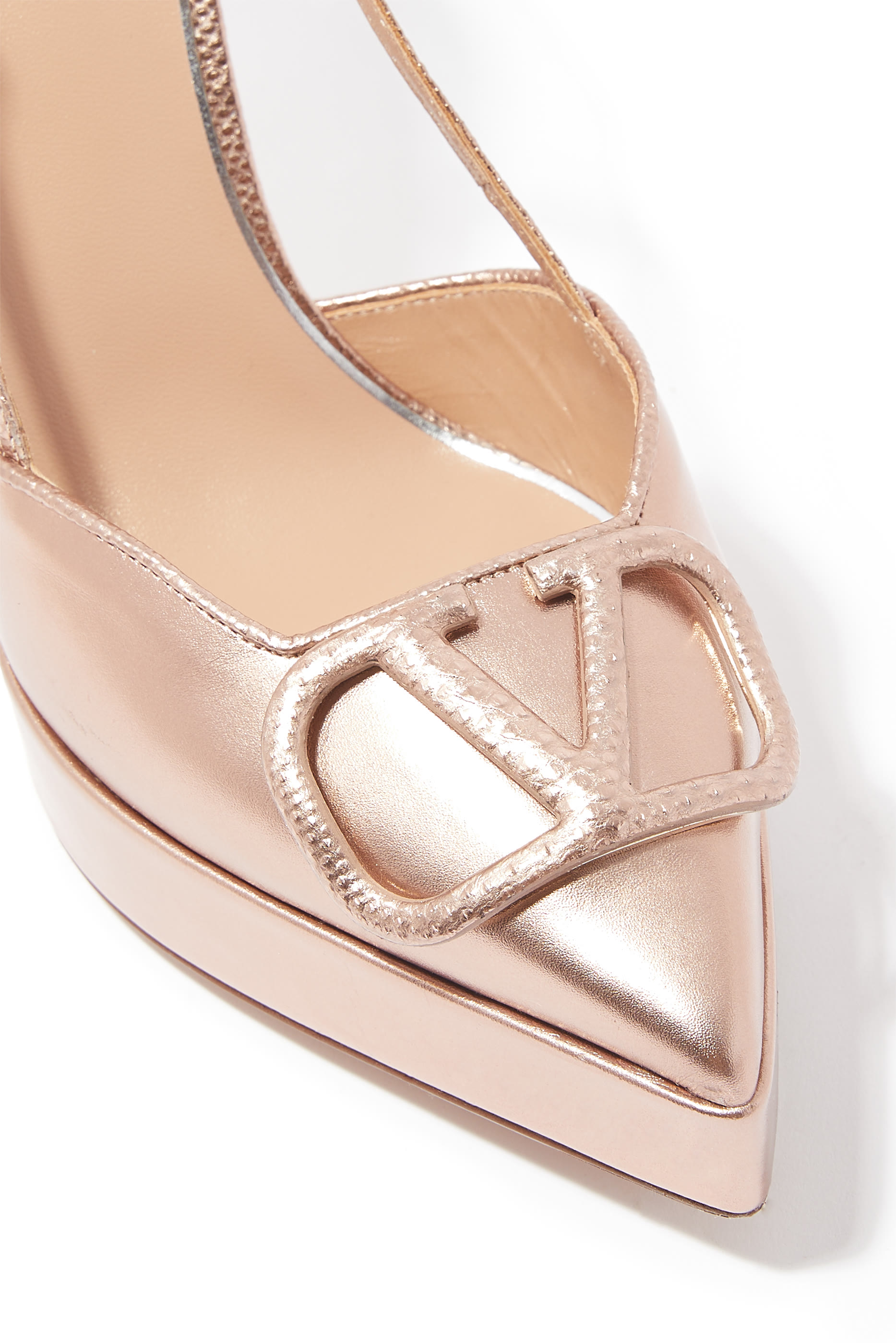 حذاء كلاسيك 120 بنعل سميك وسير خلفي وشعار الماركة جلد