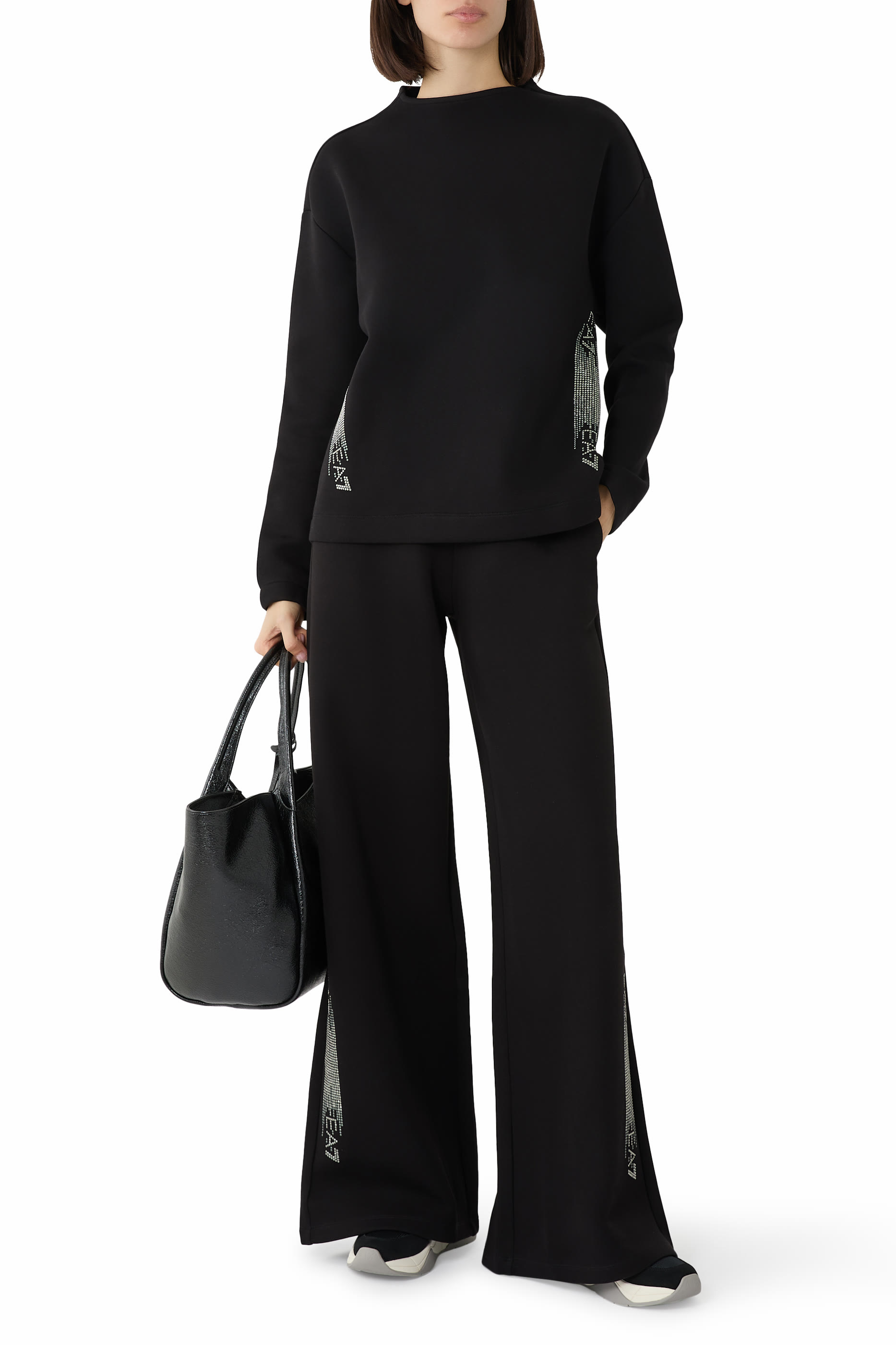 سويت شيرت بطبعة شعار الماركة مطرز بأحجار الراين