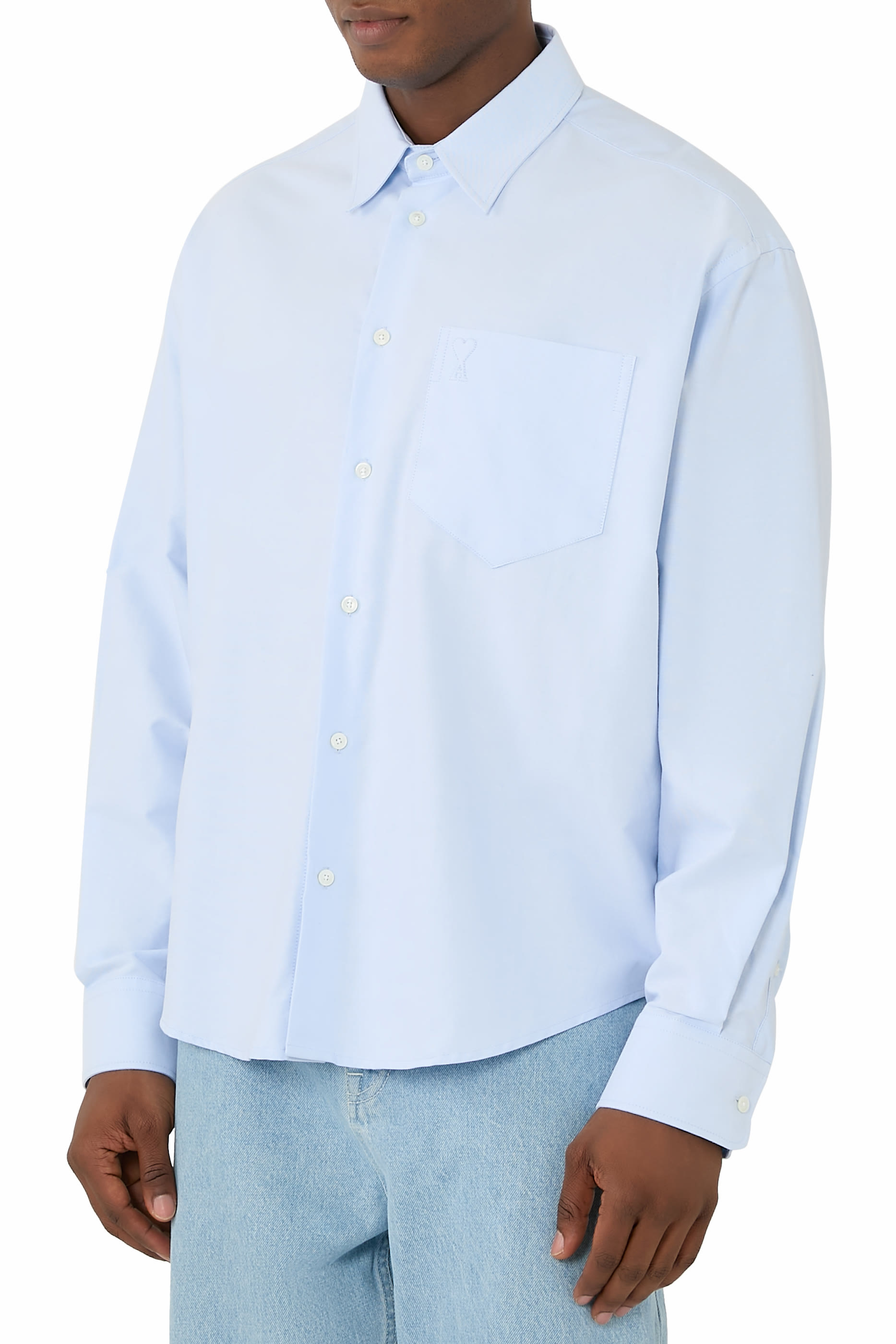 قميص بقصة مربعة