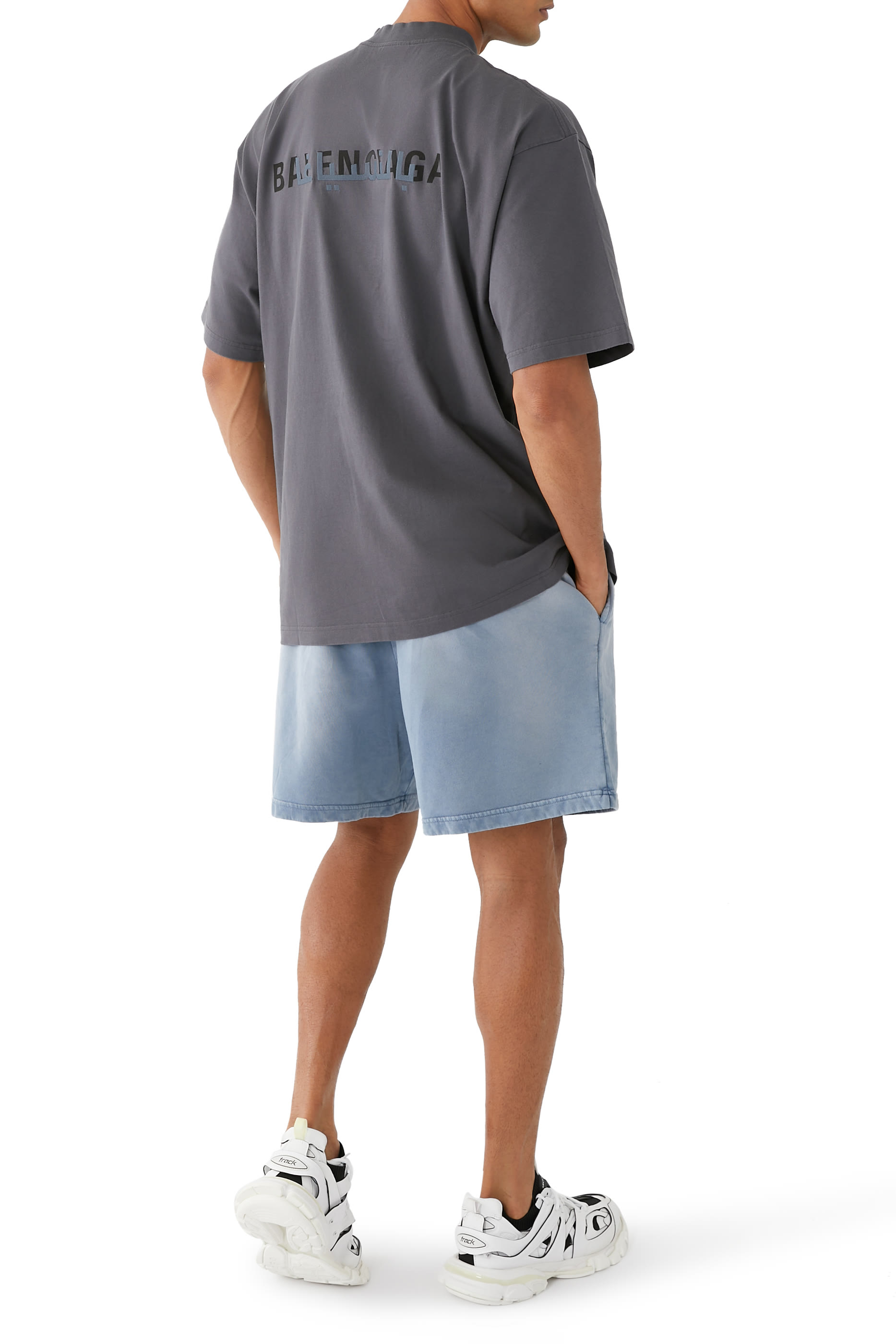 تيشيرت بشعار الماركة بإصدار لرمضان