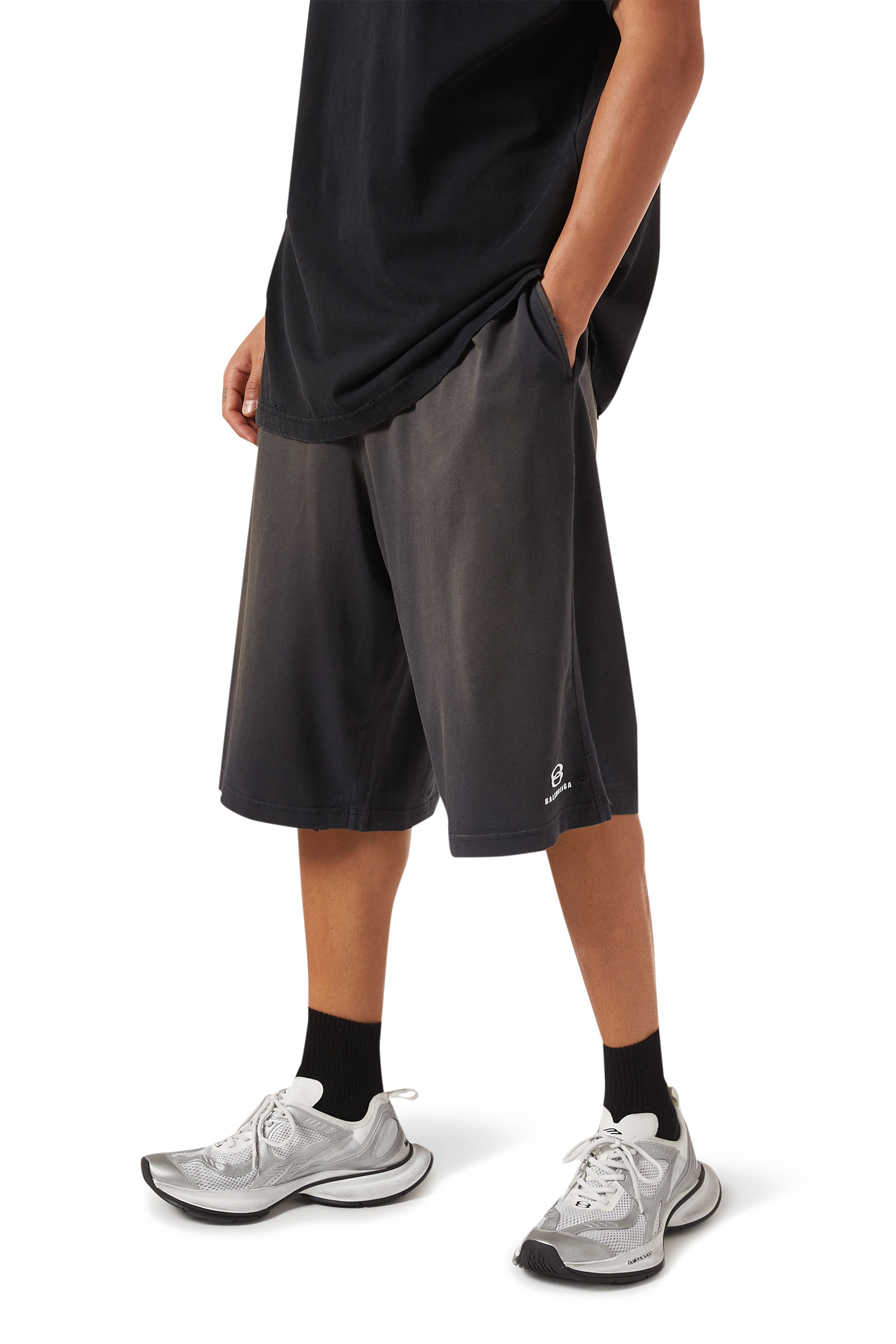 سنيكرز سيركت