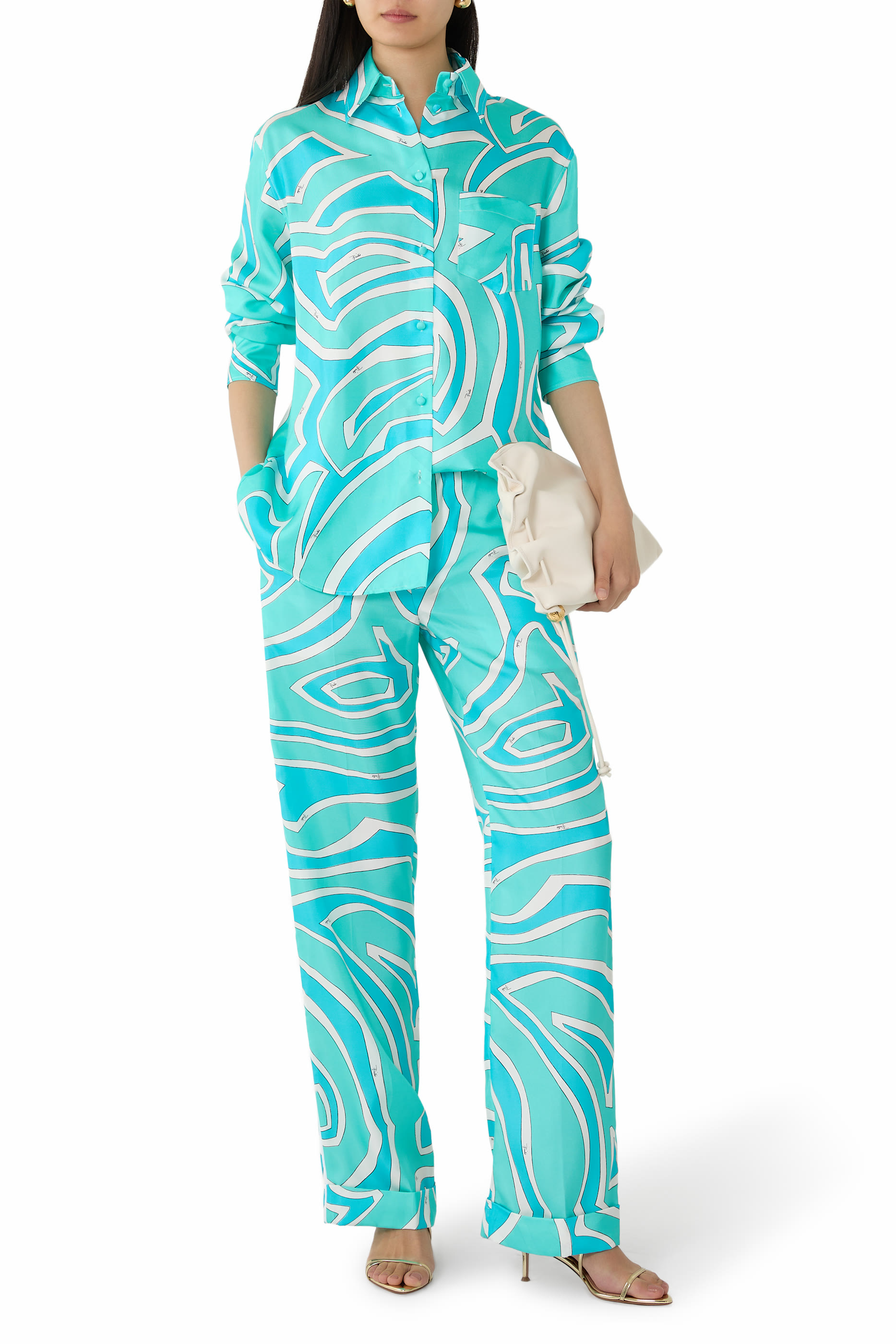 بنطال بقصة ساق واسعة ونقشة حرير