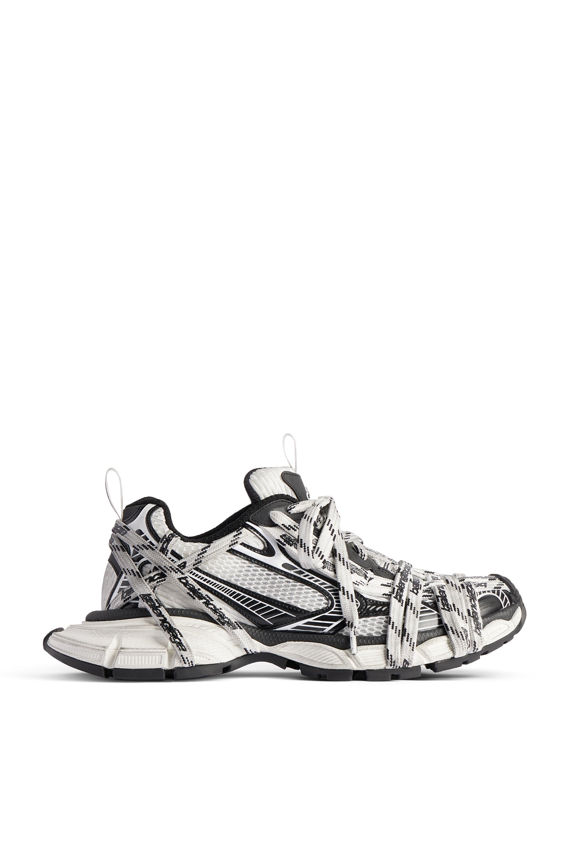 سنيكرز 3 اكس ال بي بأربطة طويلة