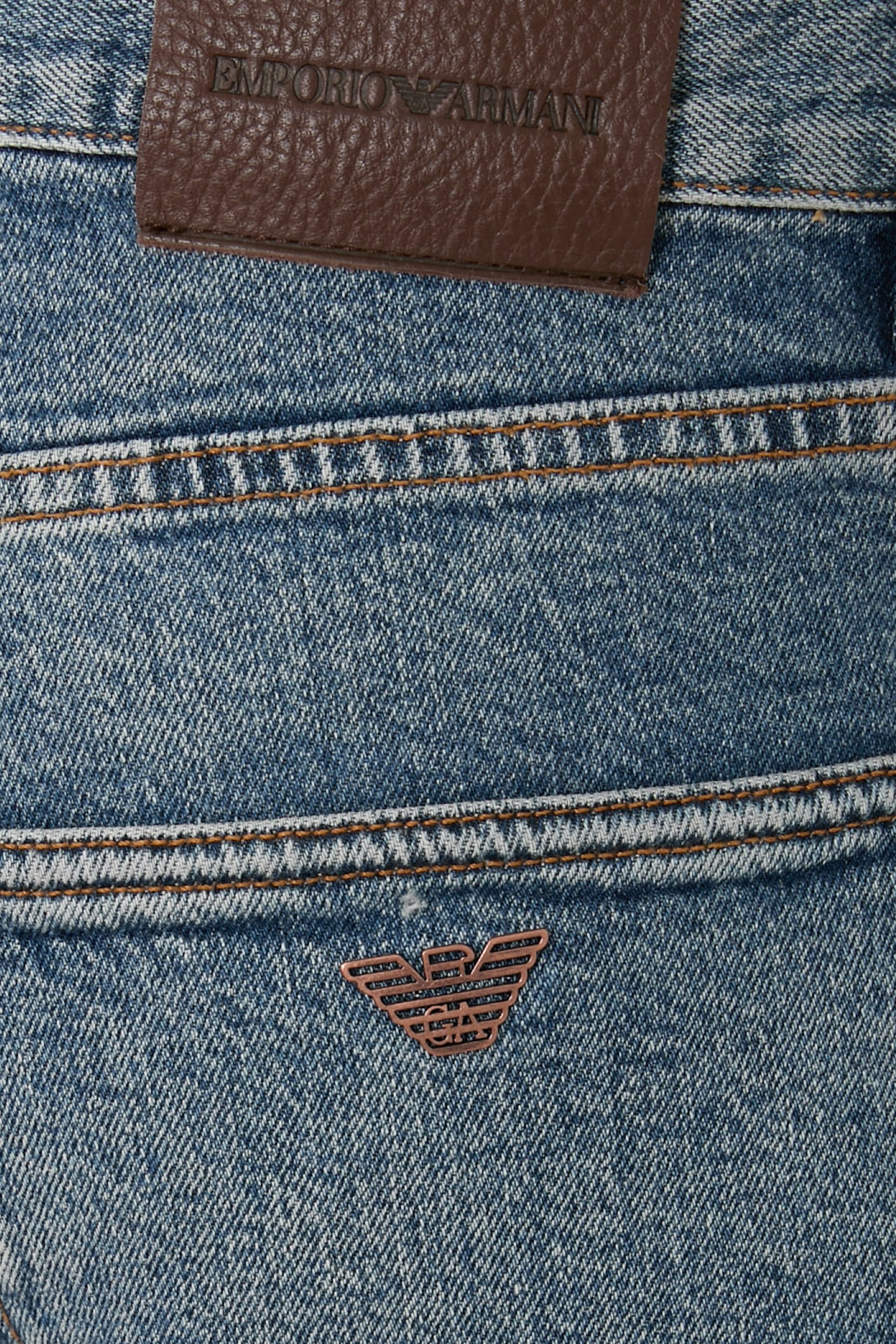 بنطال بقصة ساق مستقيمة بشعار الماركة