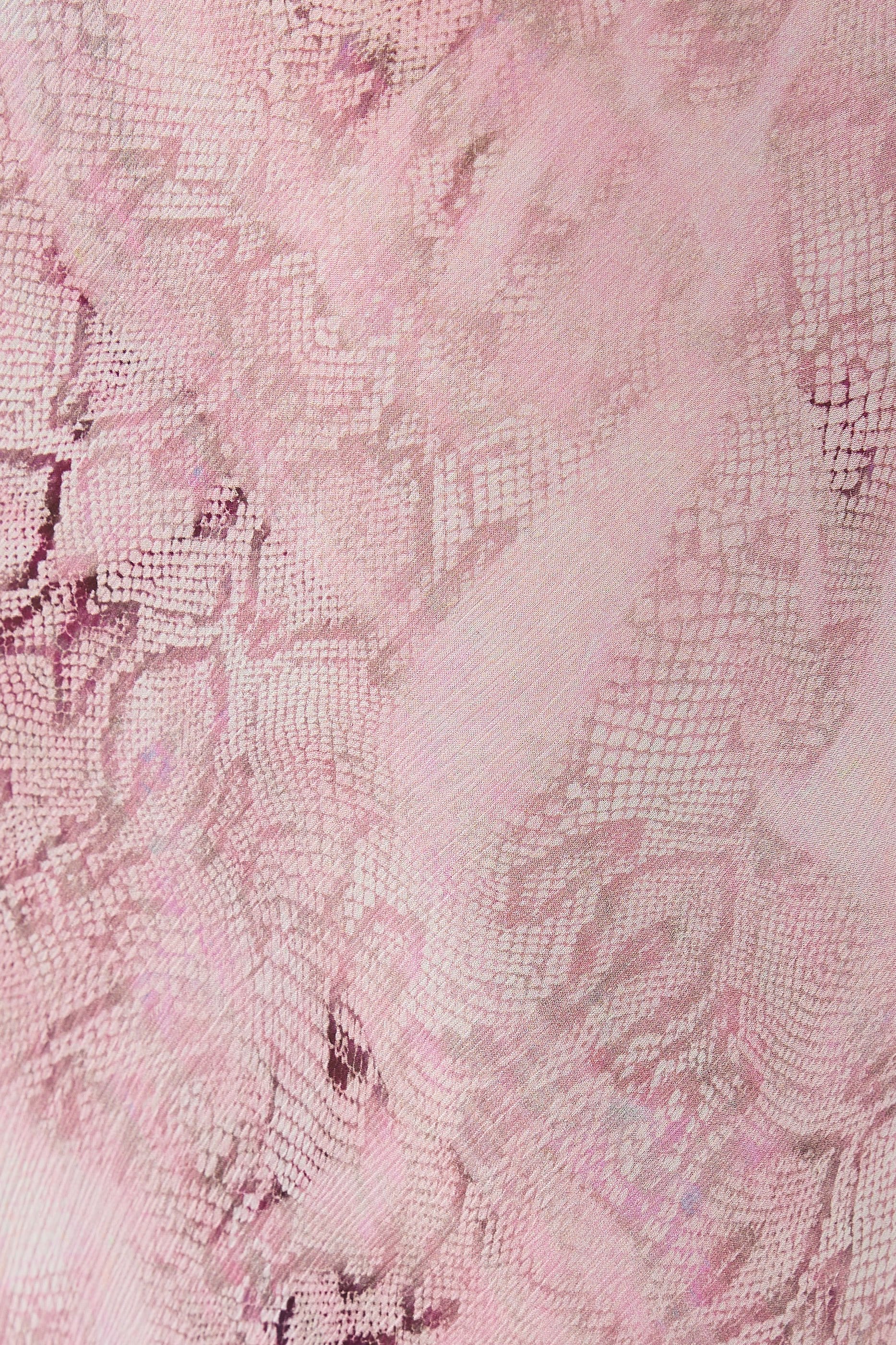 تنورة بنقشة جلد ثعبان