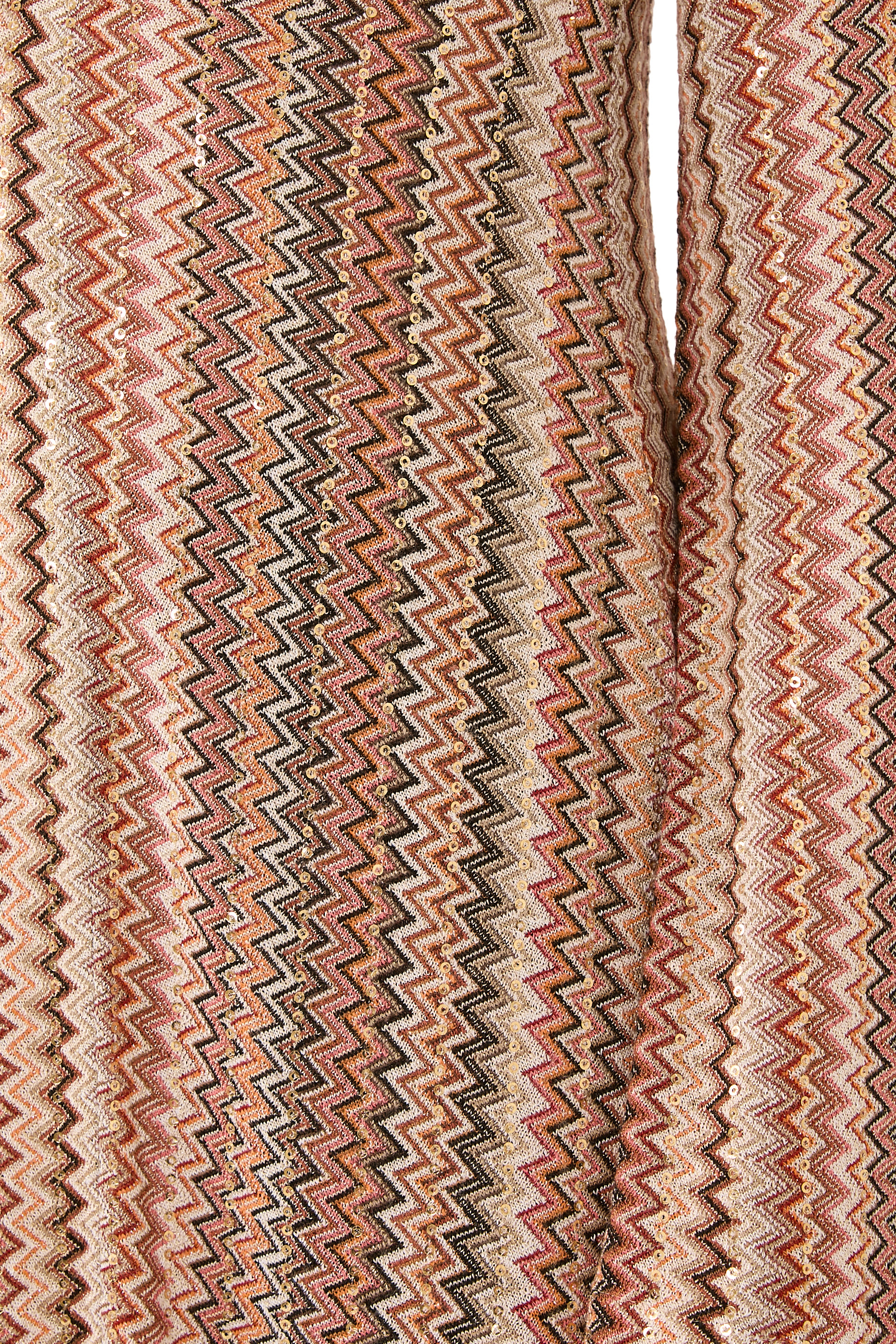 كارديجان بخطوط شيفرون قماش لامع