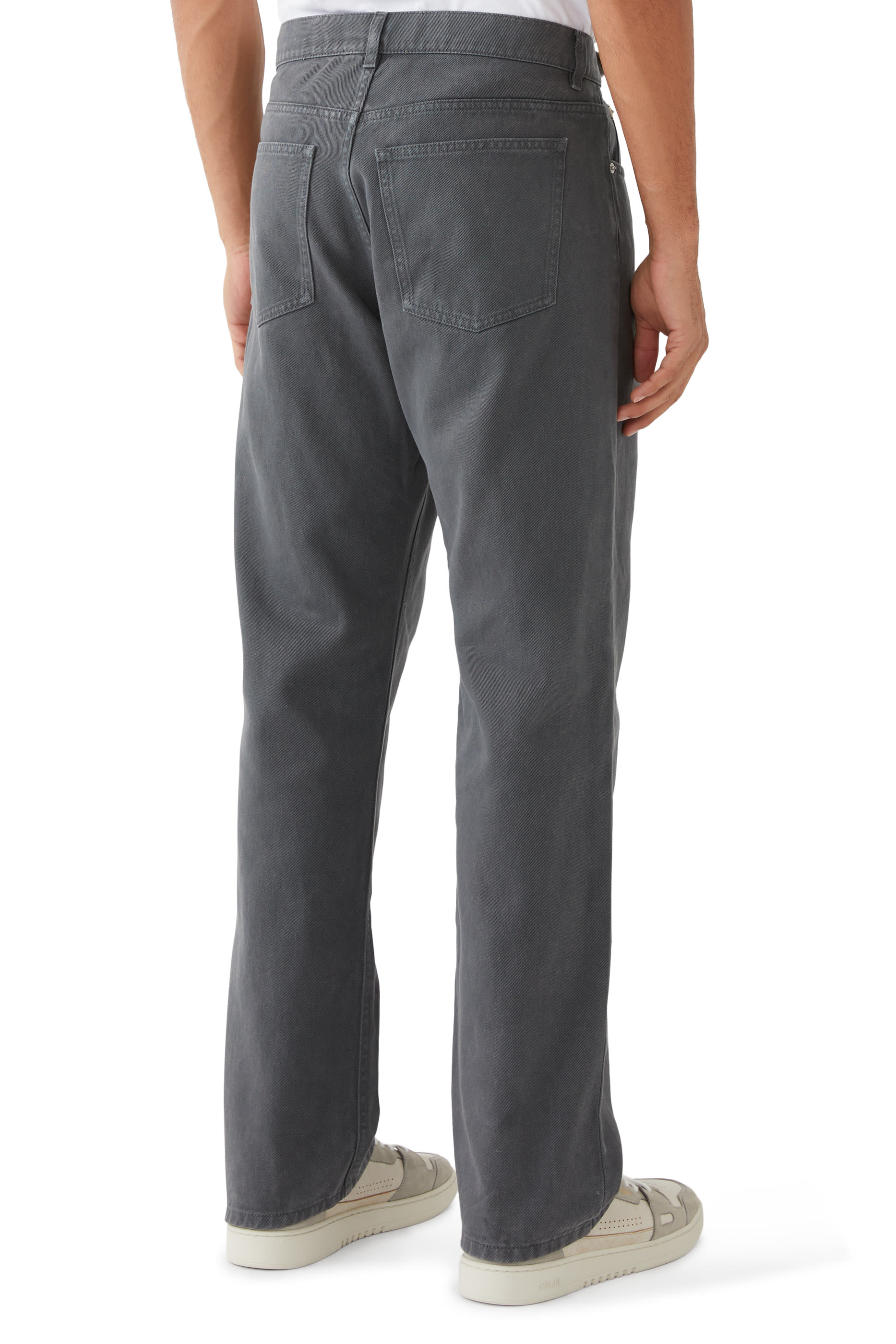 بنطال بقصة ساق مستقيمة