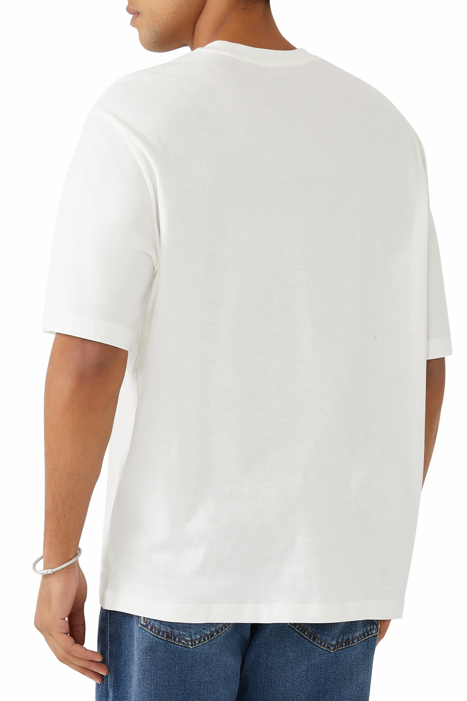 تيشيرت بقصة عادية بطبعة صورة