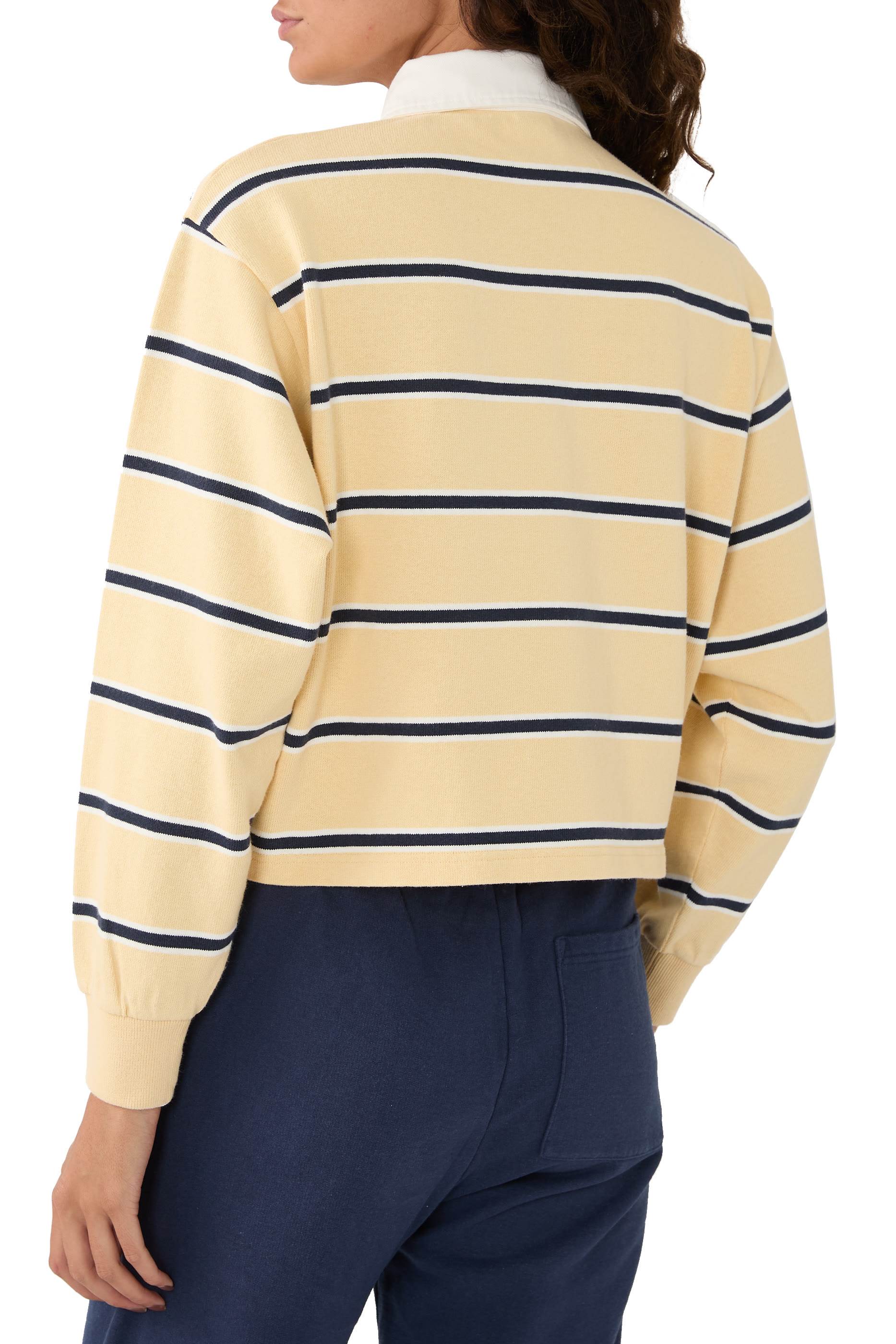 قميص بولو رغبي قصير بشعار الماركة بخط سيريف