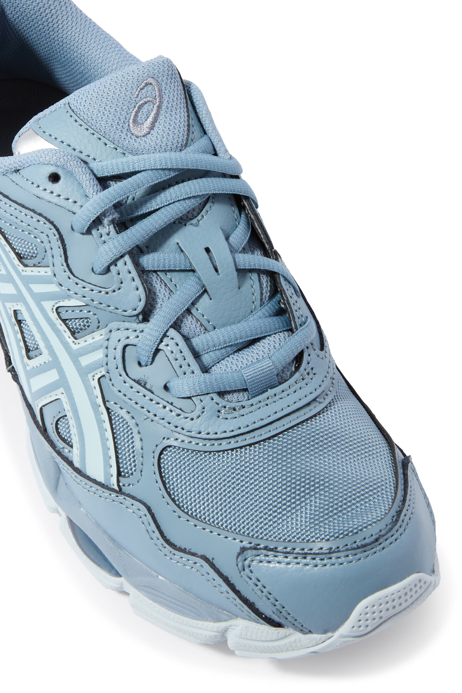 سنيكرز جل-ان واي سي