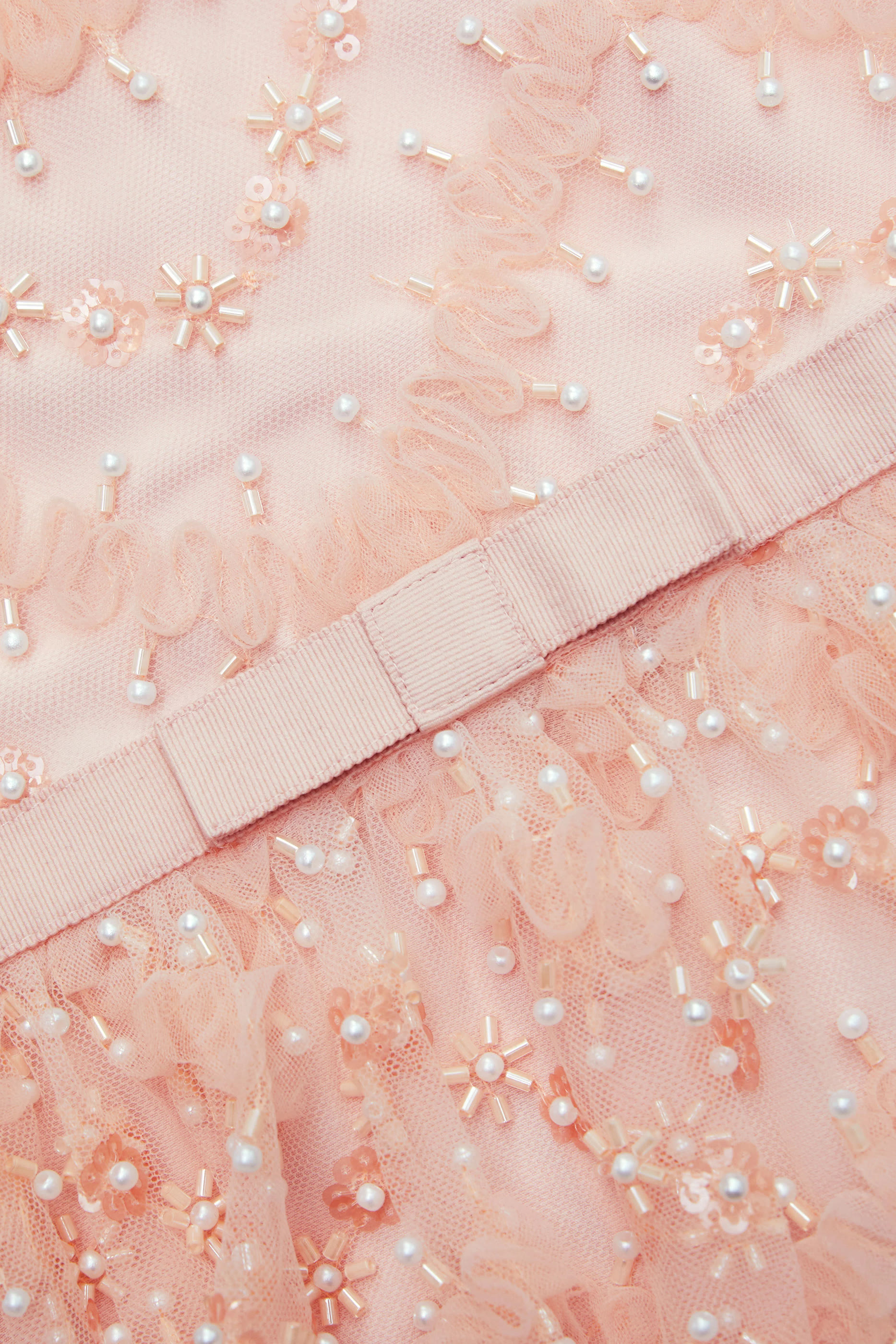 فستان مطرز بالترتر بطبقات للأطفال