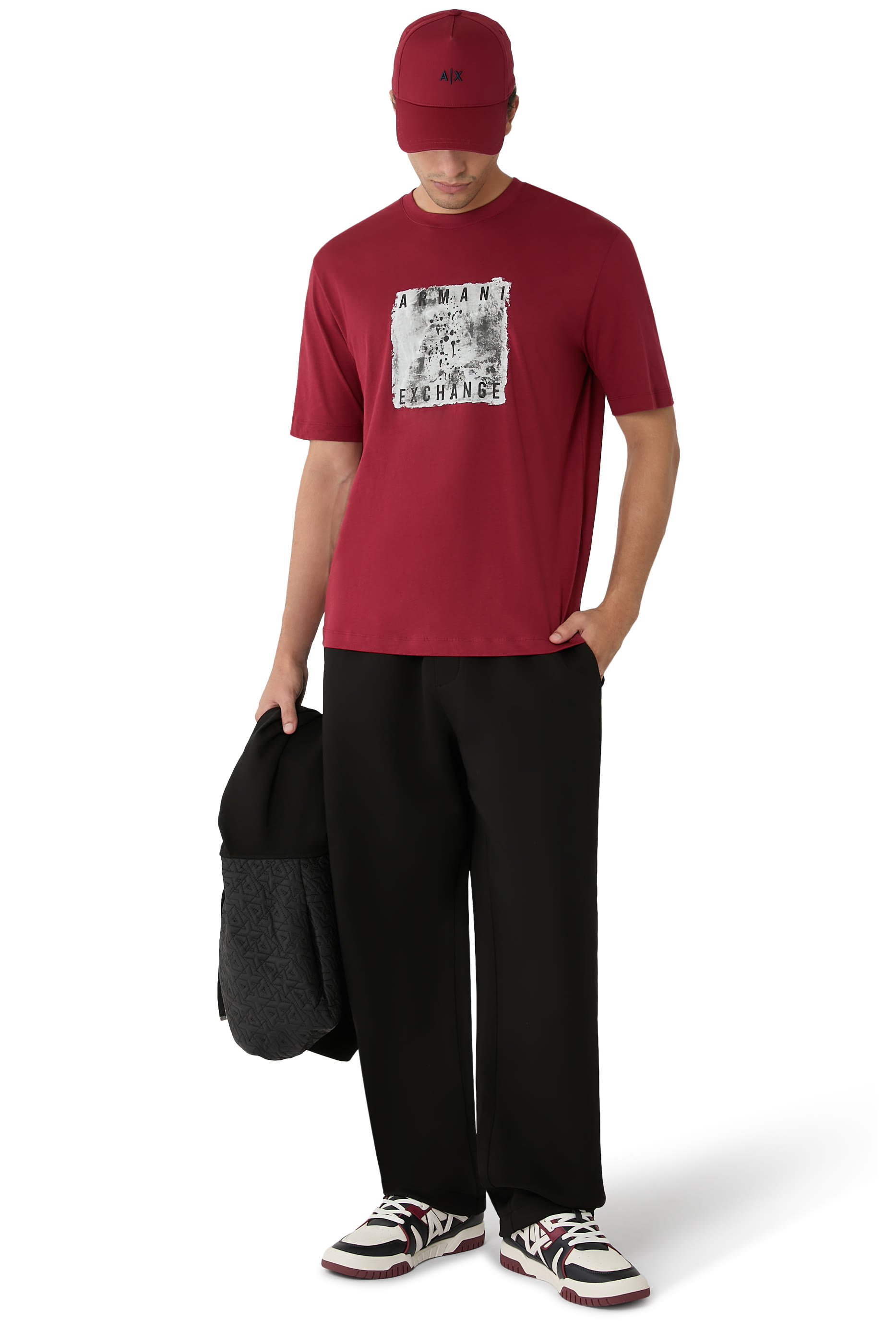 تيشيرت بطبعة غرافيكية