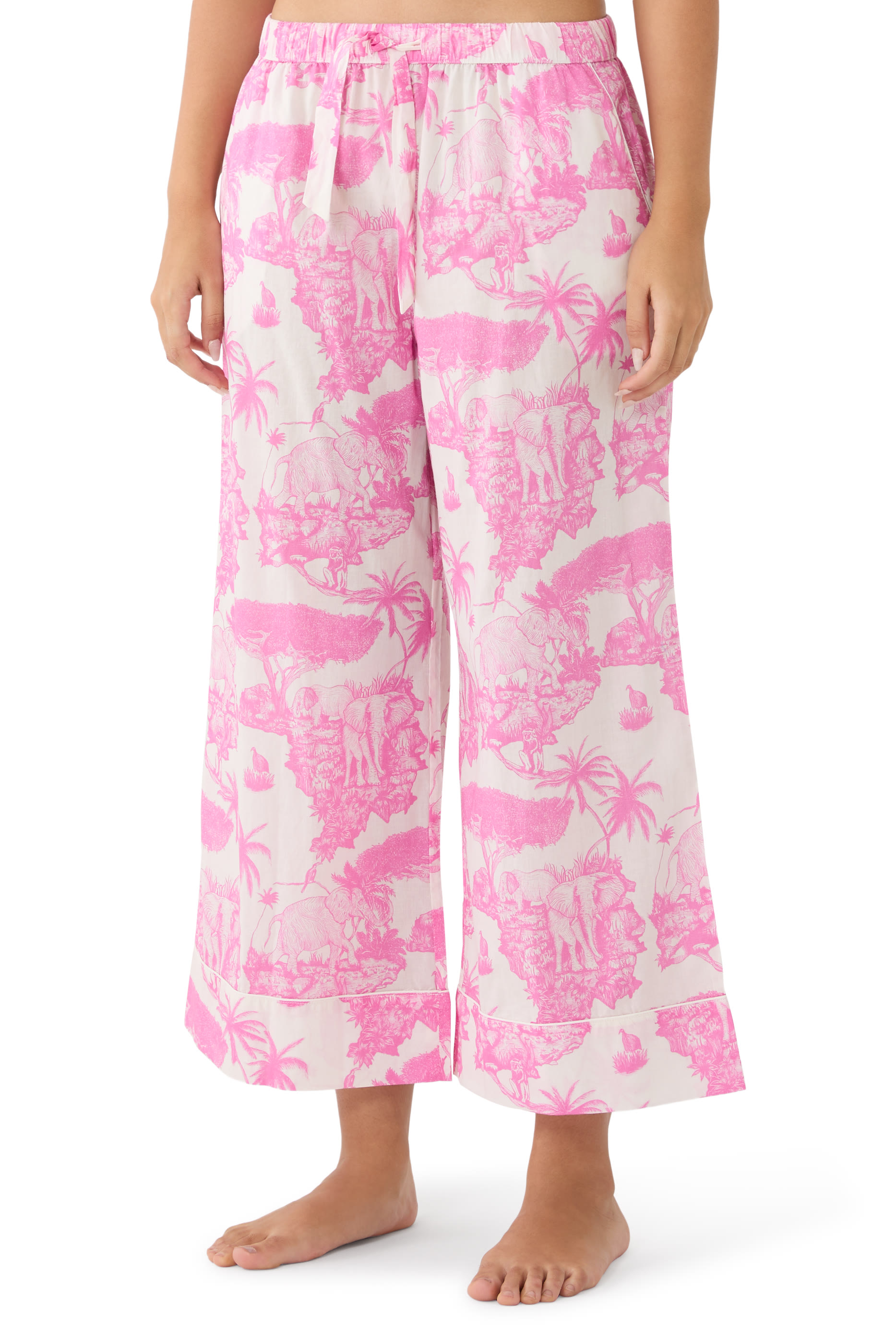 طقم قميص مربعة وبنطال بقصة ساق واسعة بنقشة نمر