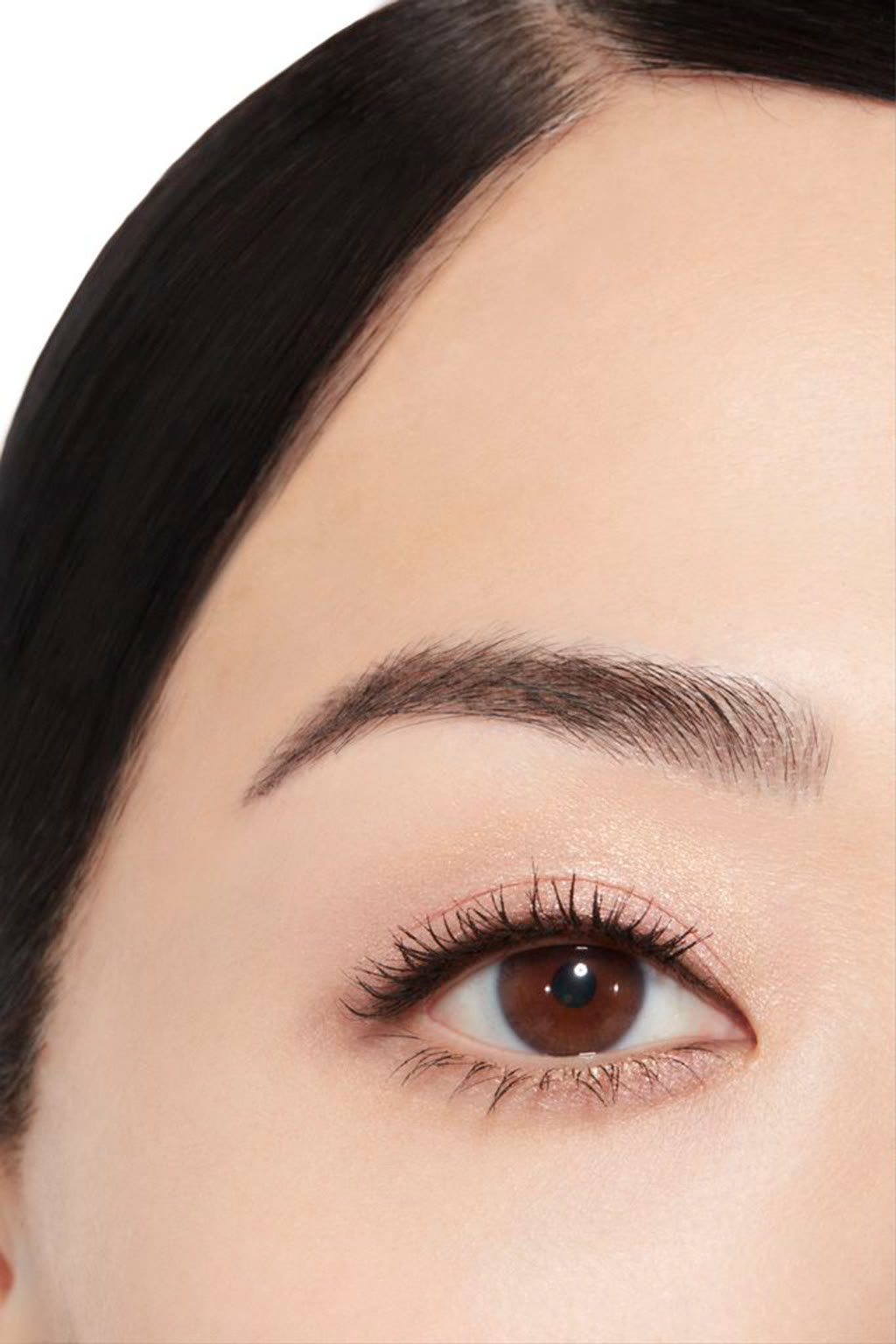 مستحضر لتظليل الجفون بتركيبة كريمية تدوم طويلًا ولمسة لامعة OMBRE PREMI&Egrave;RE