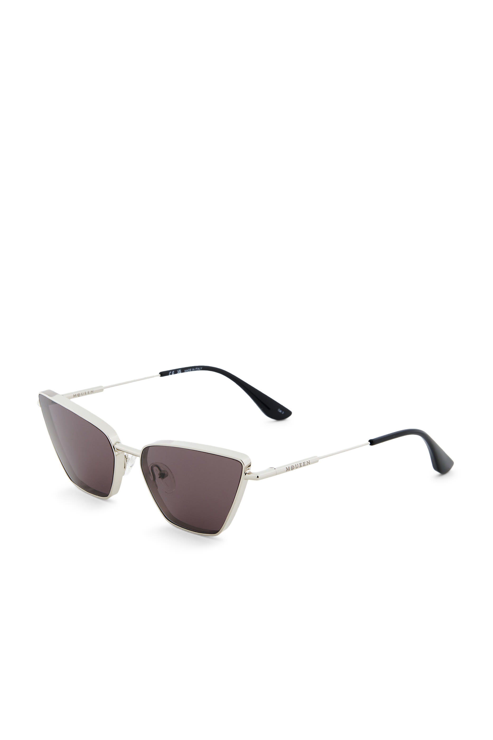 نظارة شمسية بتصميم عين القطة