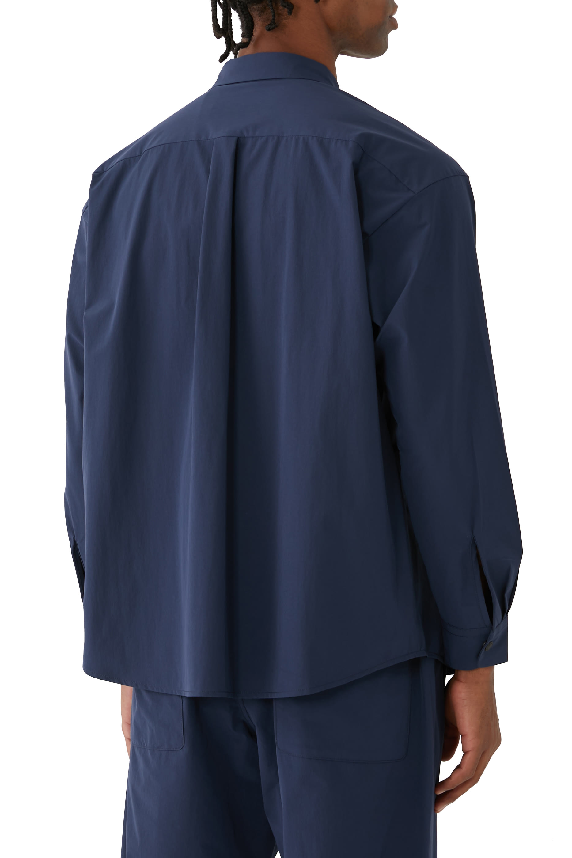 قميص خفيف الوزن