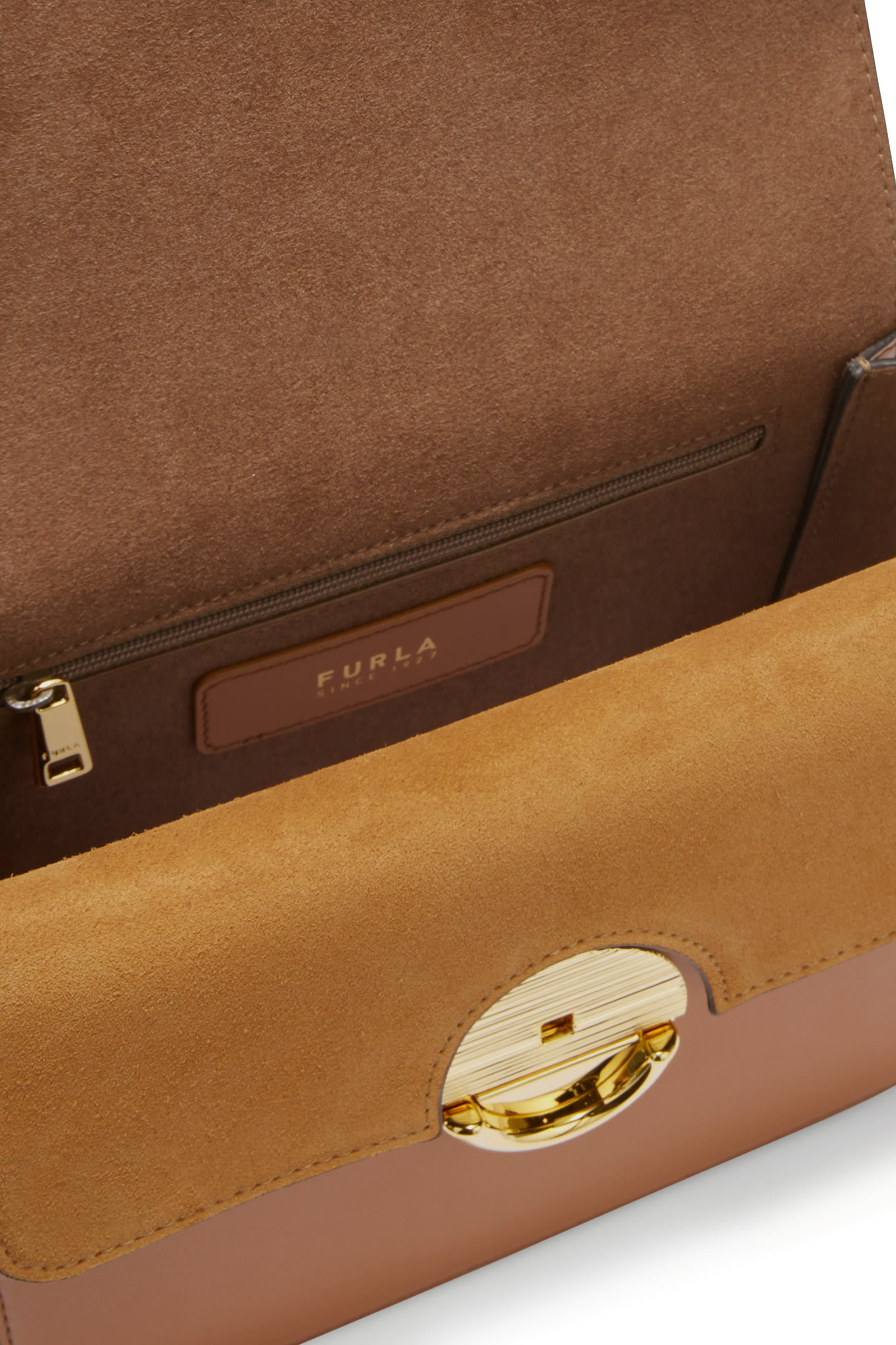 حقيبة أسفيرا صغيرة بيد علوية