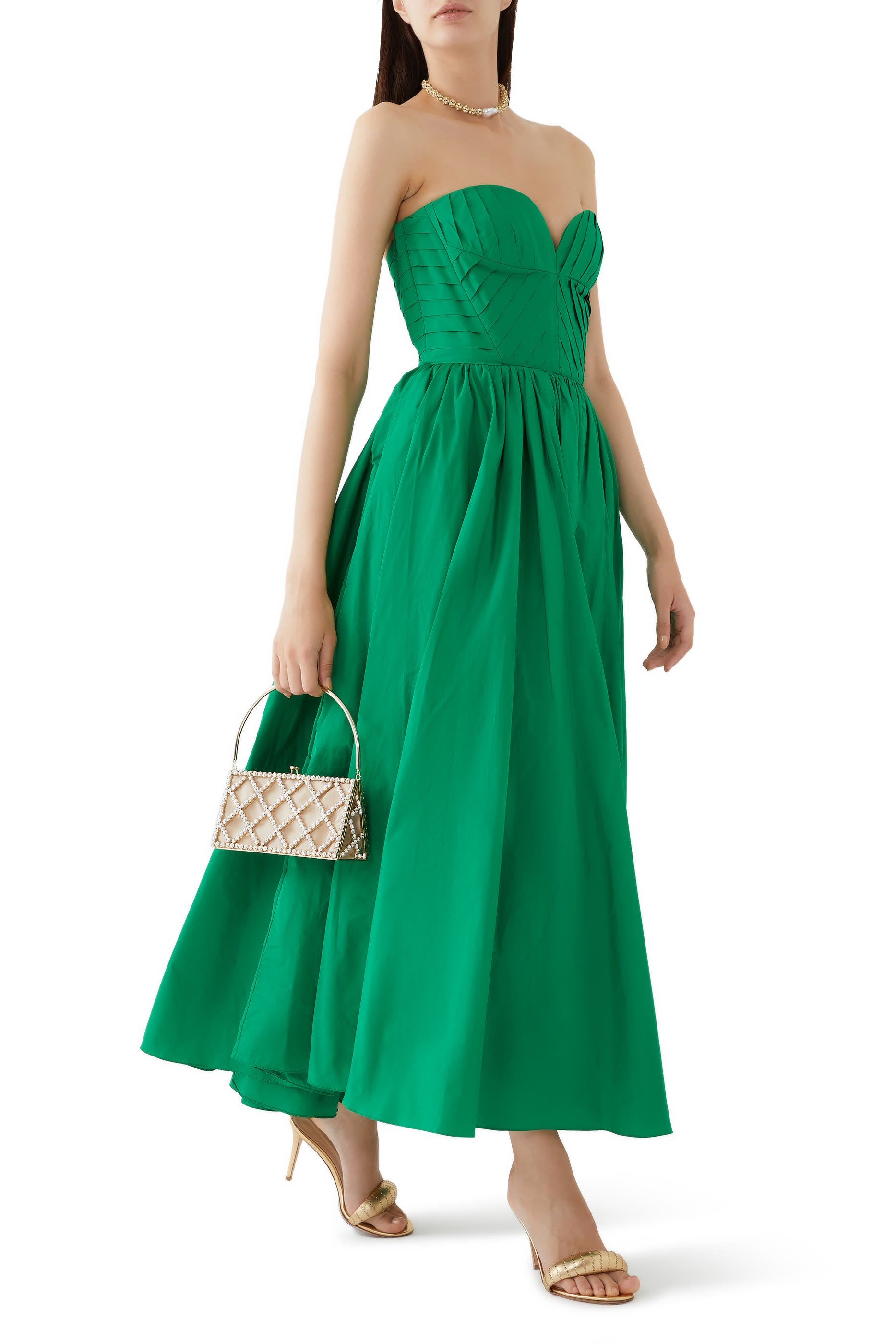 فستان سهرة تافيتا بتصميم قلب