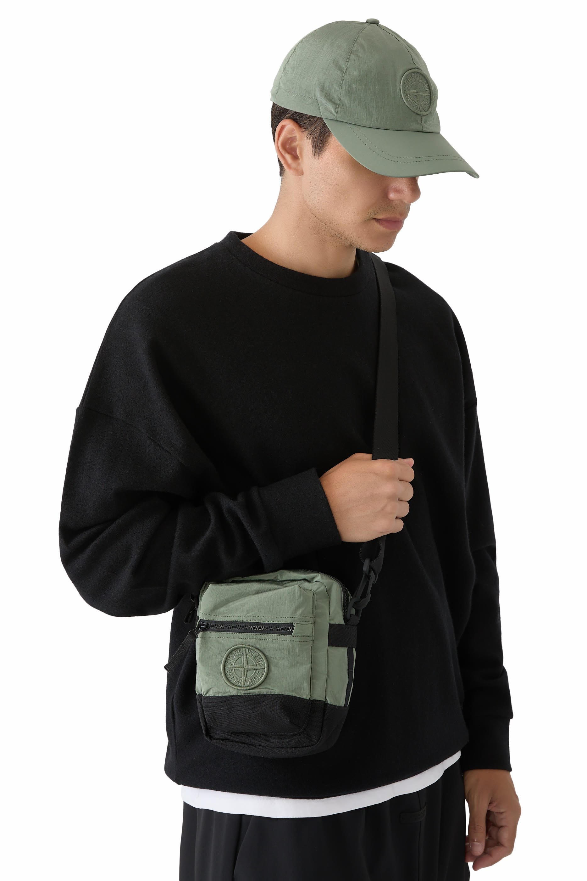 حقيبة صغيرة بجيوب وسحاب