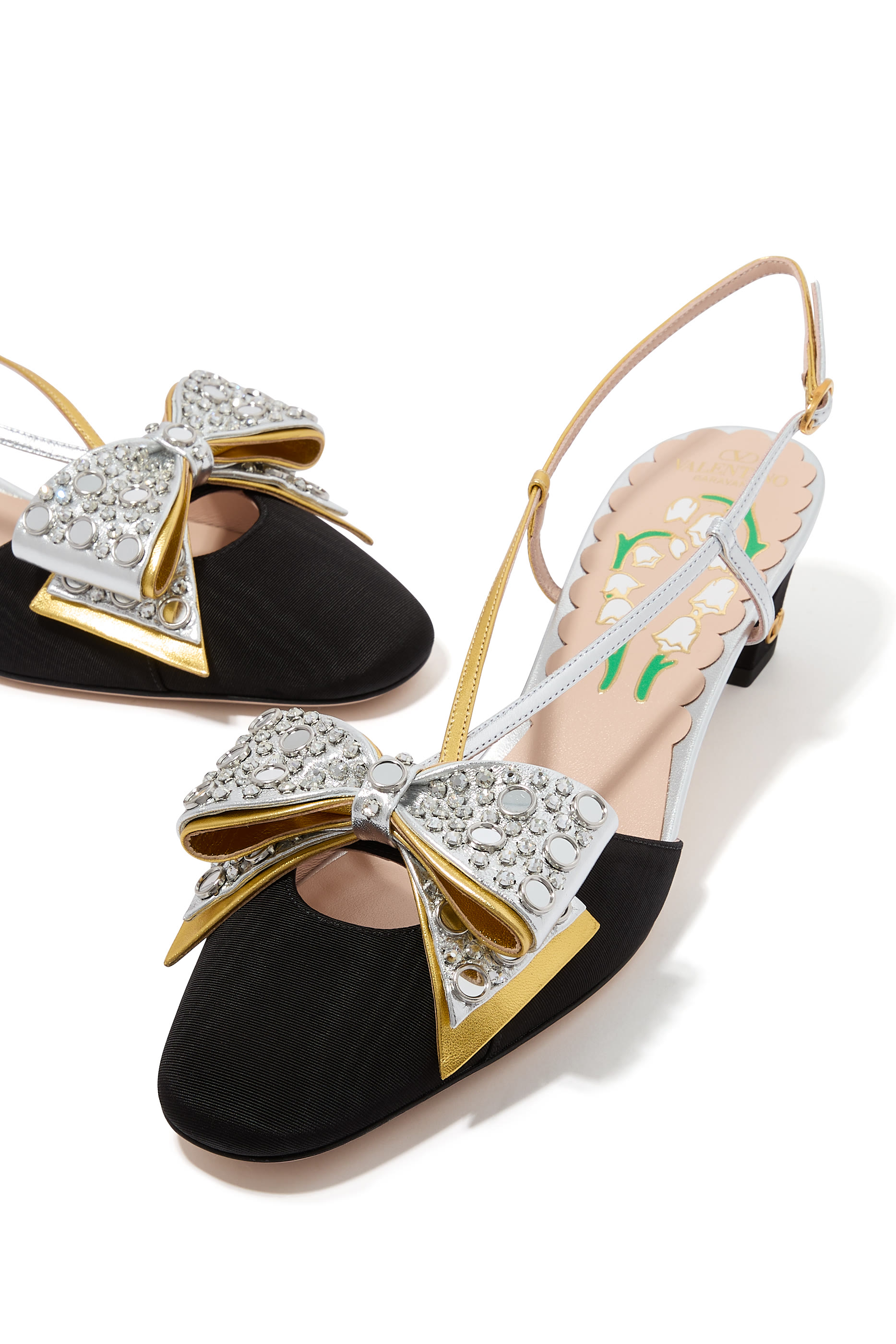 حذاء بو كلاسيكي بسير خلفي