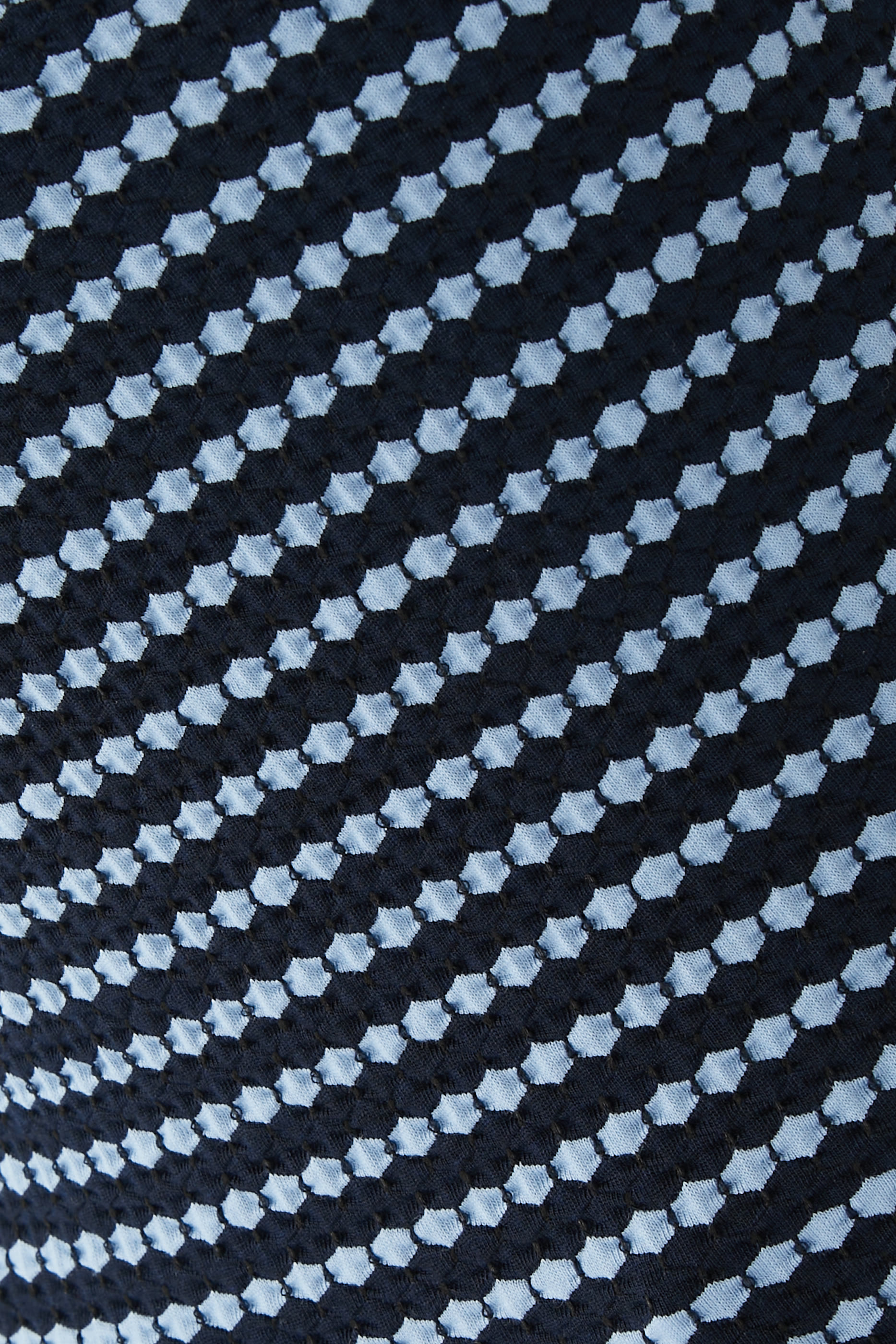 بلوزة بلا أكمام