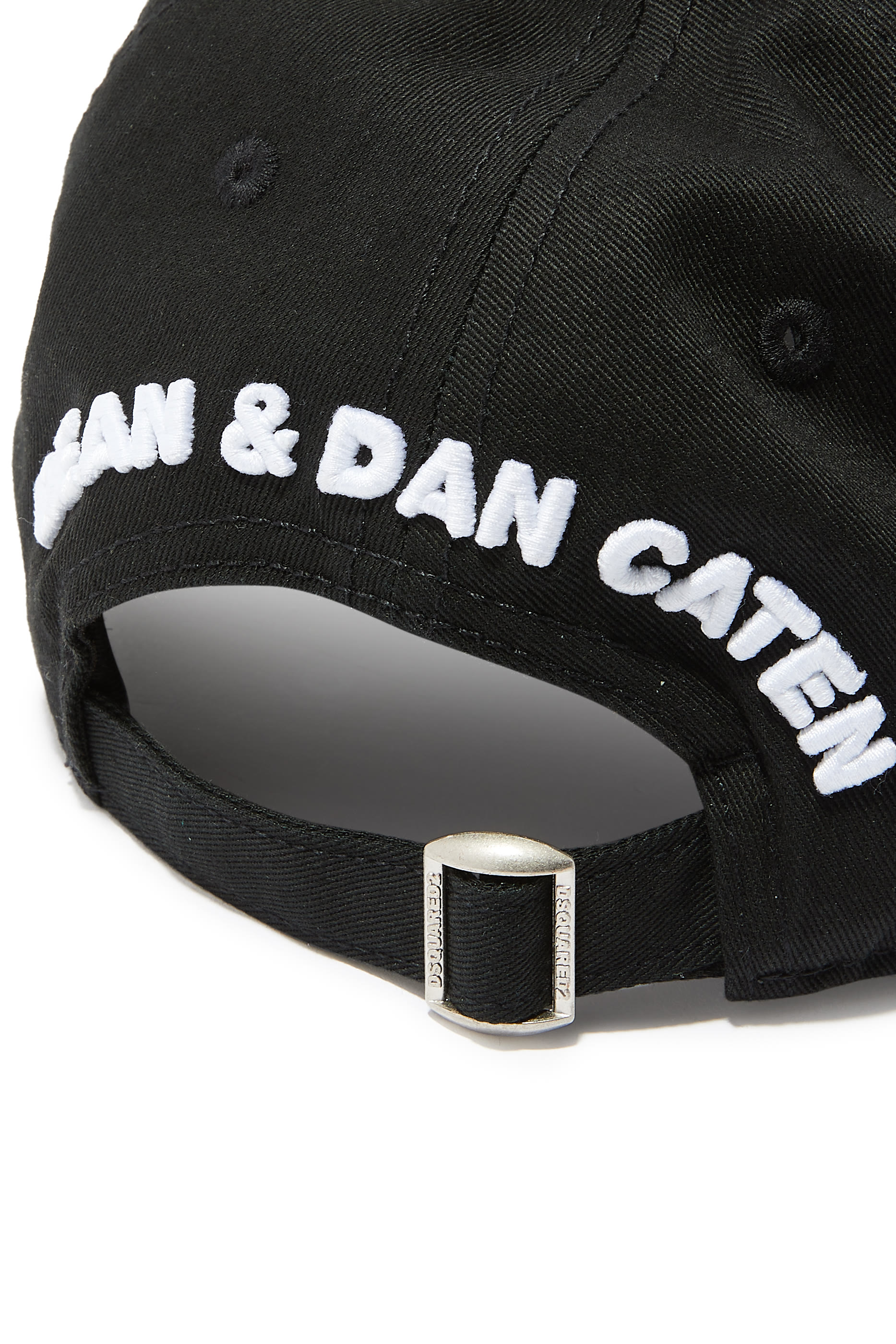 كاب مطرز بشعار الماركة